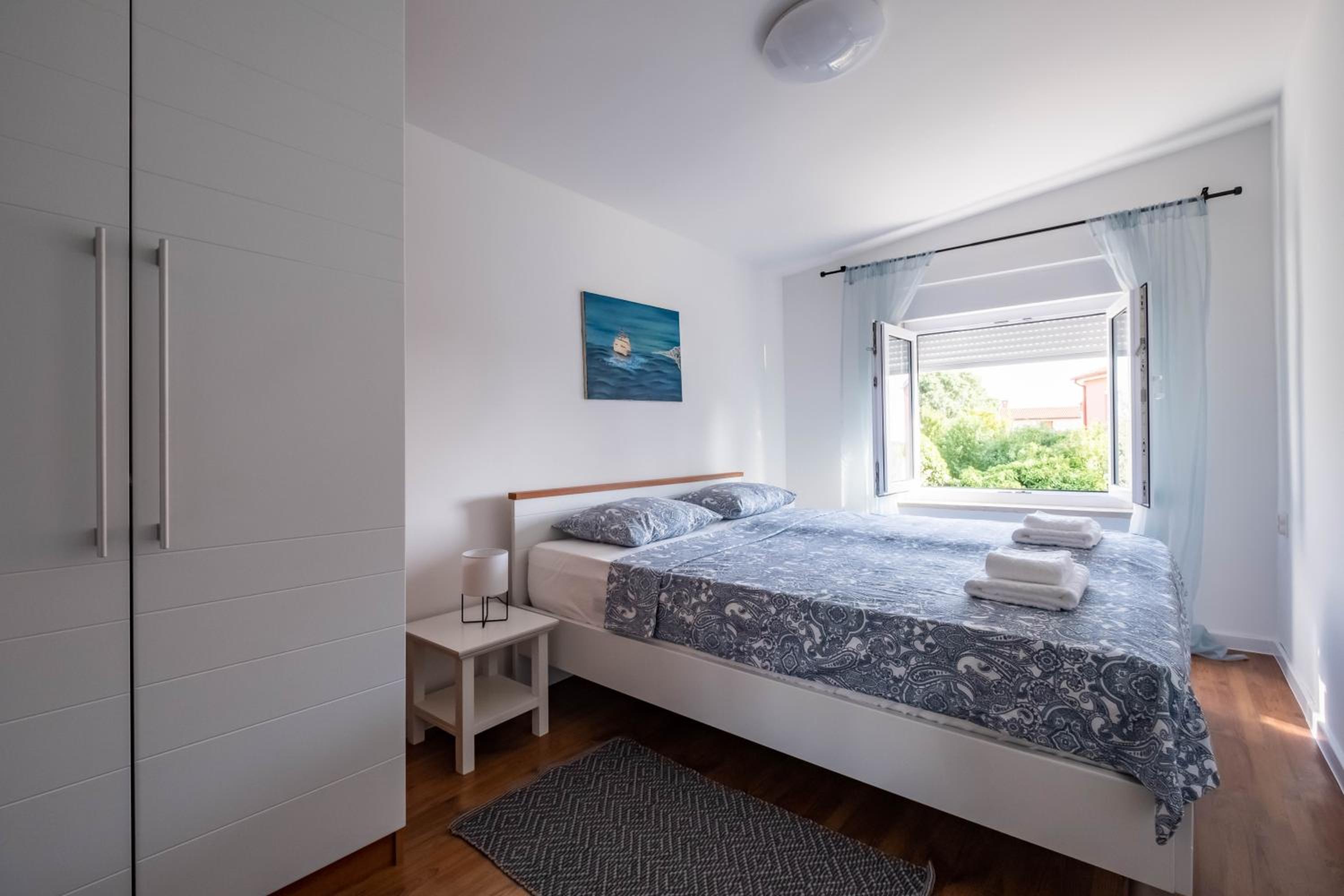 Apartment Vedrana 2142 view 4