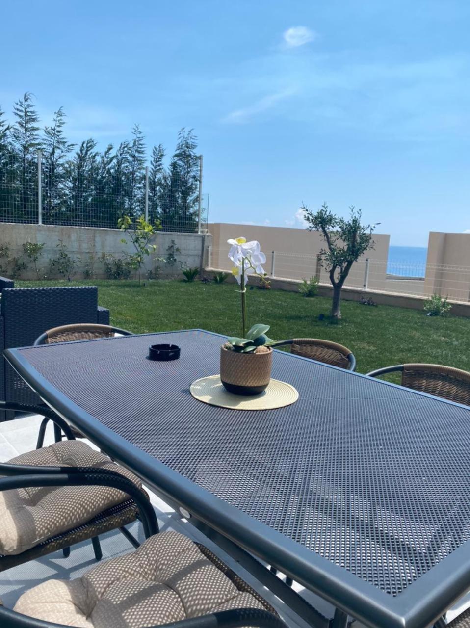 Villa Amal Palase