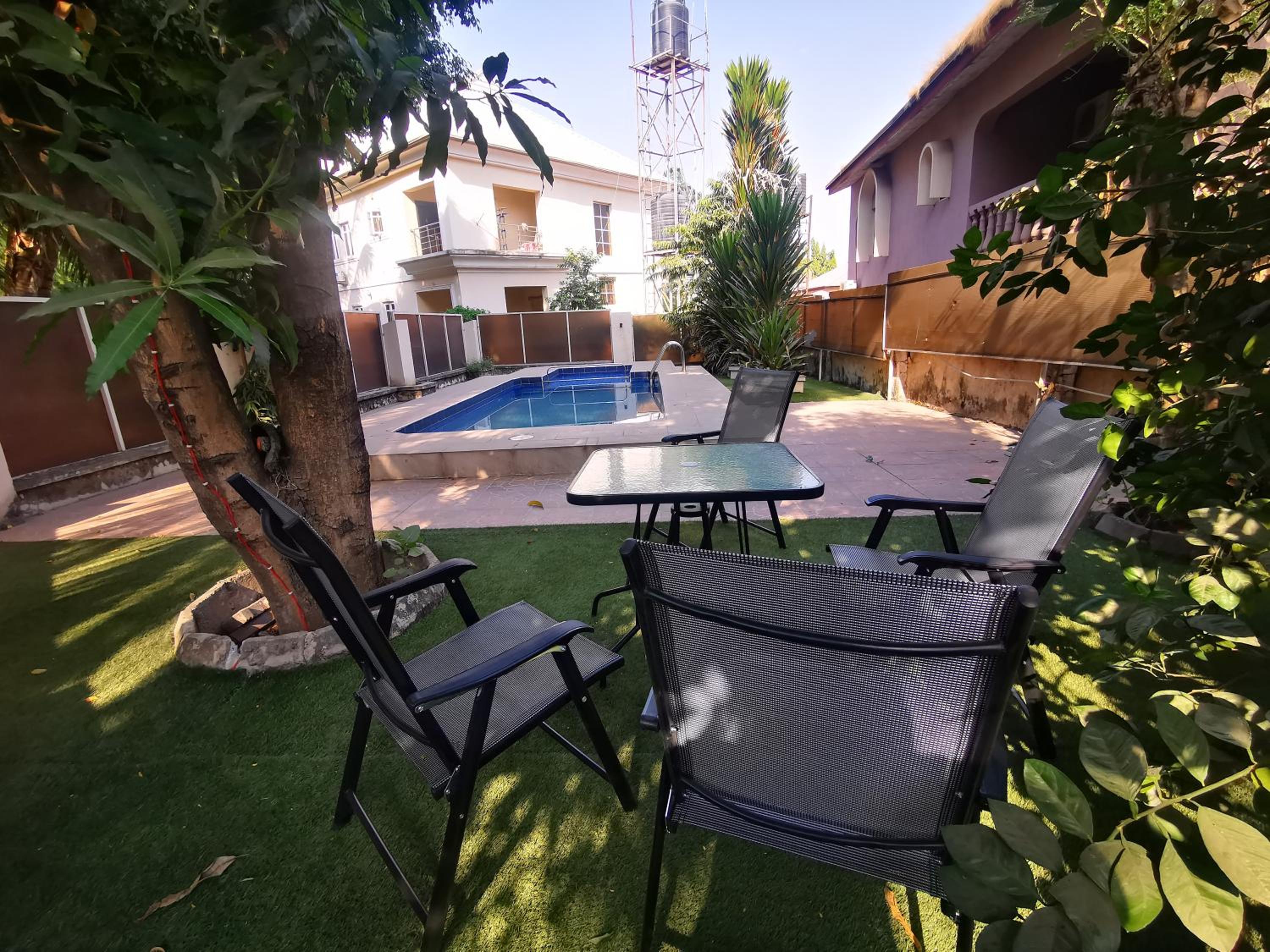 Cozy 2-bedroom Getaway with Pool - Wuse 2. Abuja view 2