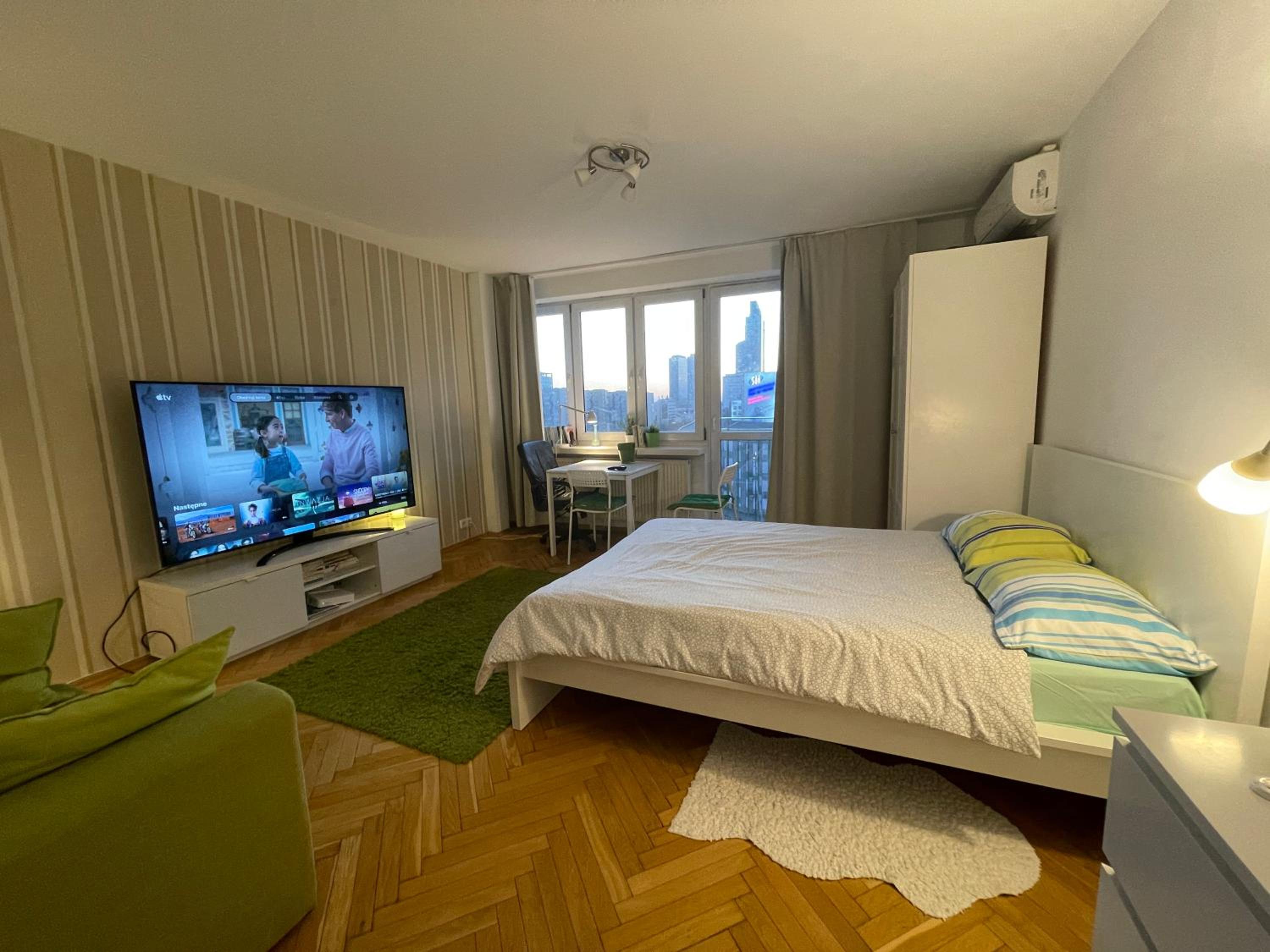 Super Apartament GREEN Rondo ONZ Metro NOWE Wifi 300 Mb/s AirCondition Netflix Spotify view 2