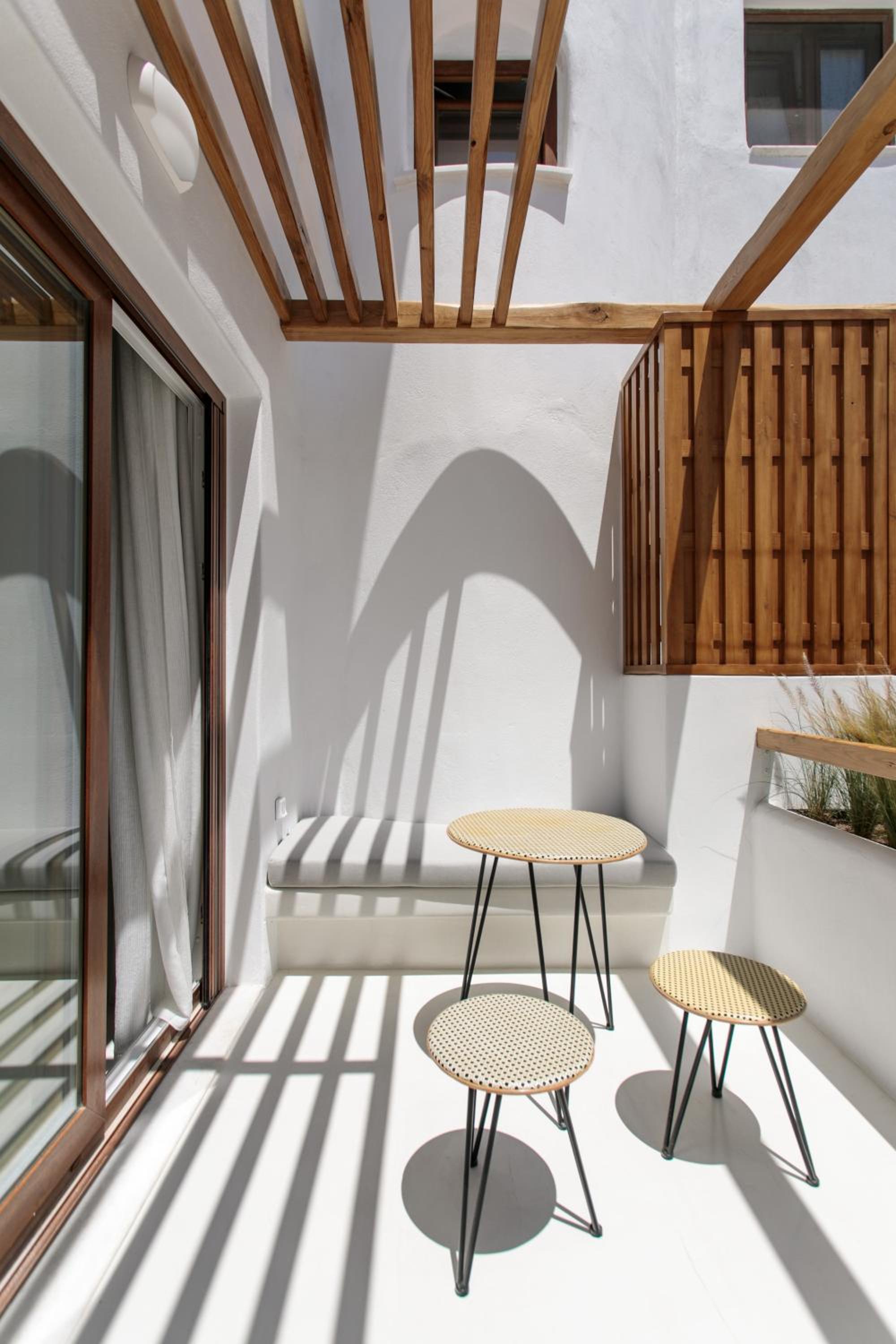 balcony