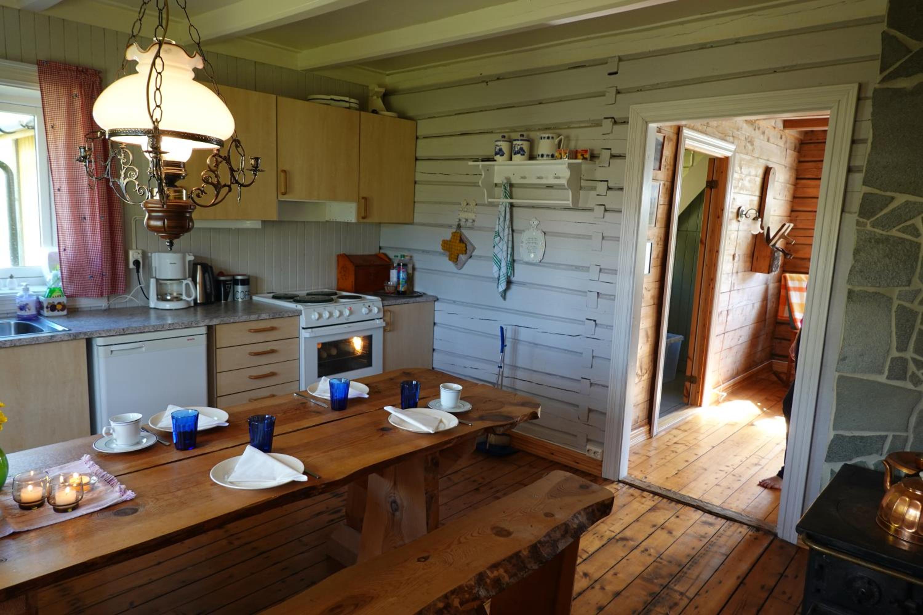 Lofoten Hiking Lodge view 2