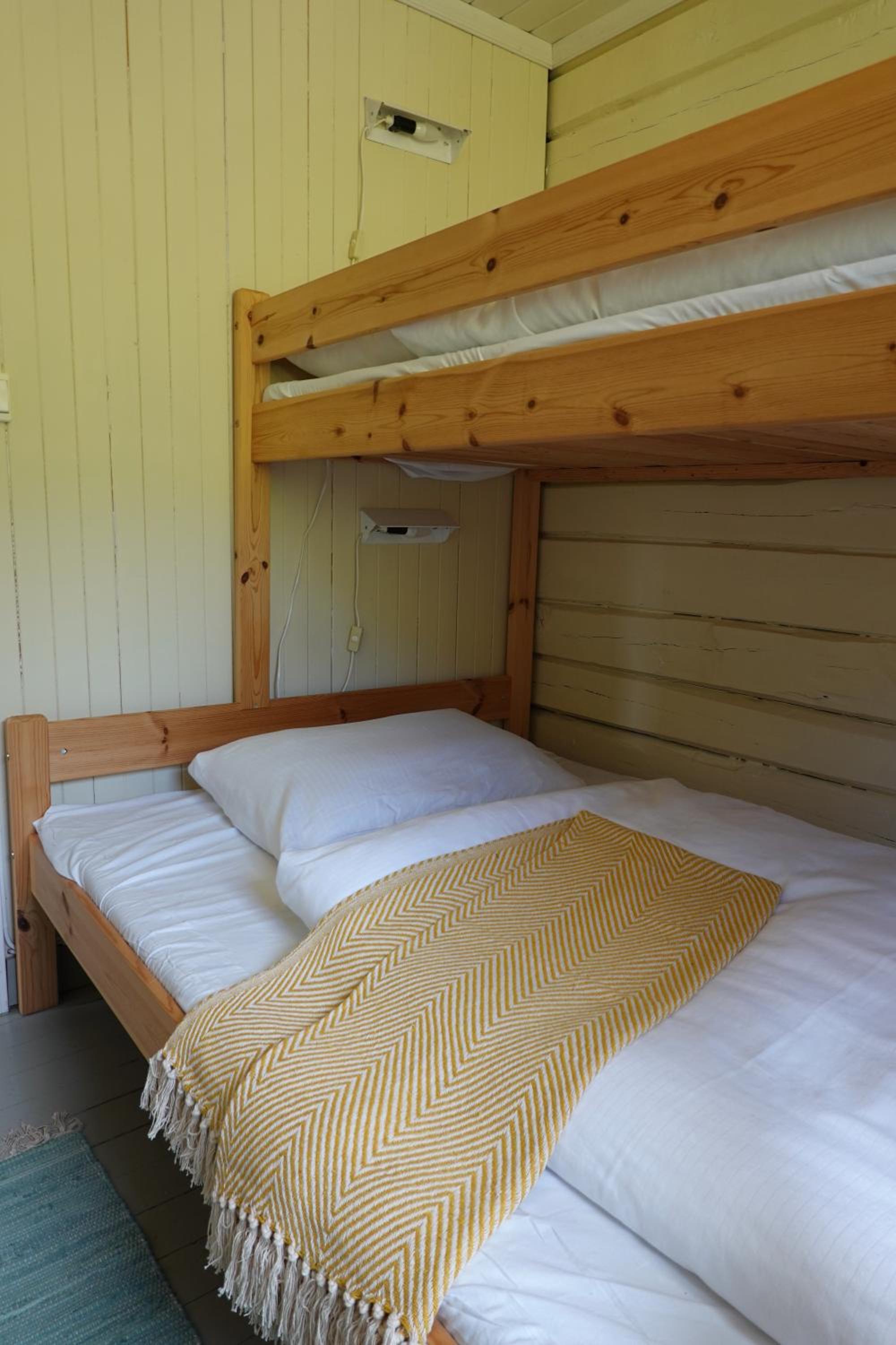 Lofoten Hiking Lodge view 3