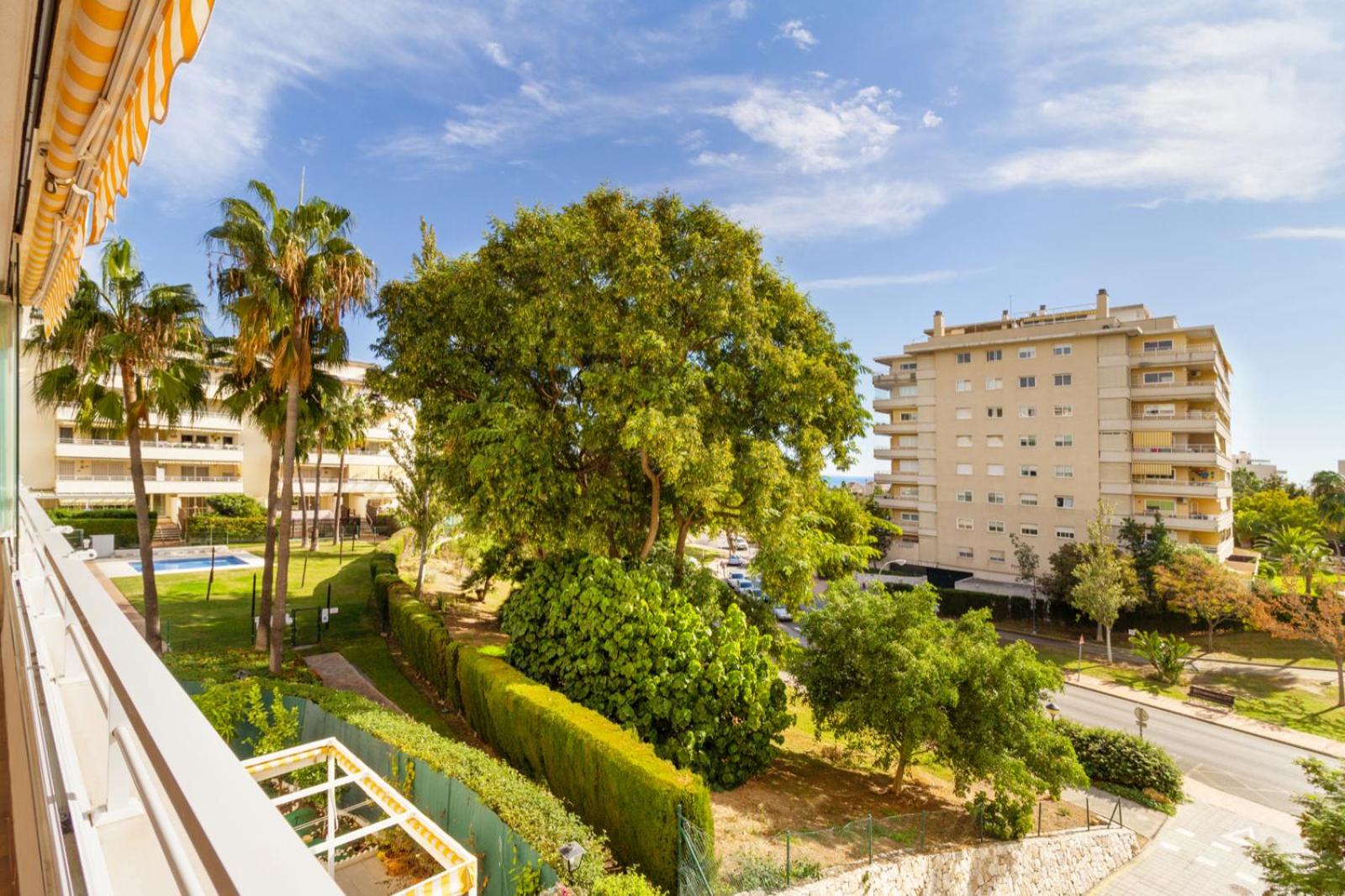 Benalmadena with seasonal pool & parking near the beach view 4