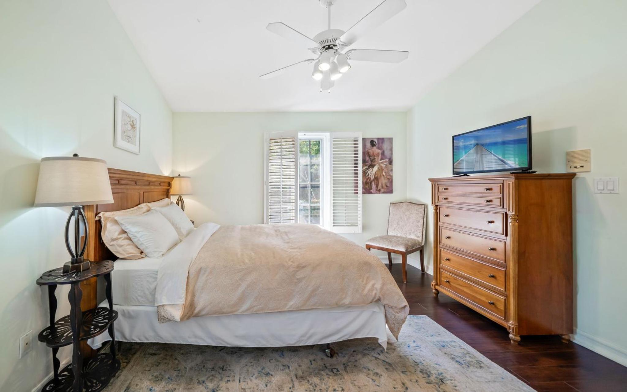 Hollywood Hills Homestay