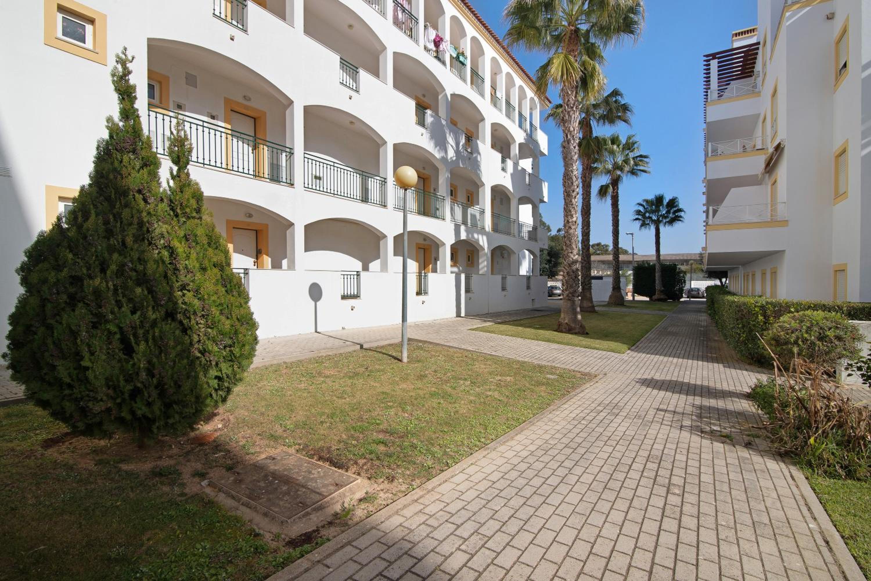 Apartamento Alfamar ii view 4