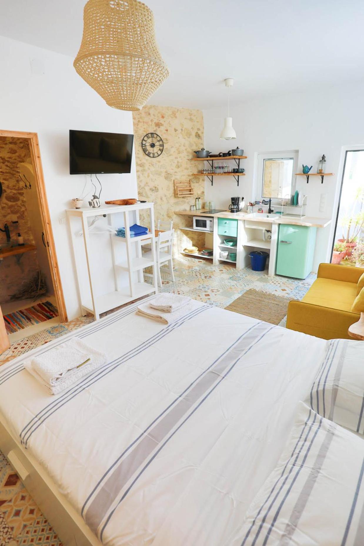 Ravi Boutique Home - 1 minute walk from beach view 3
