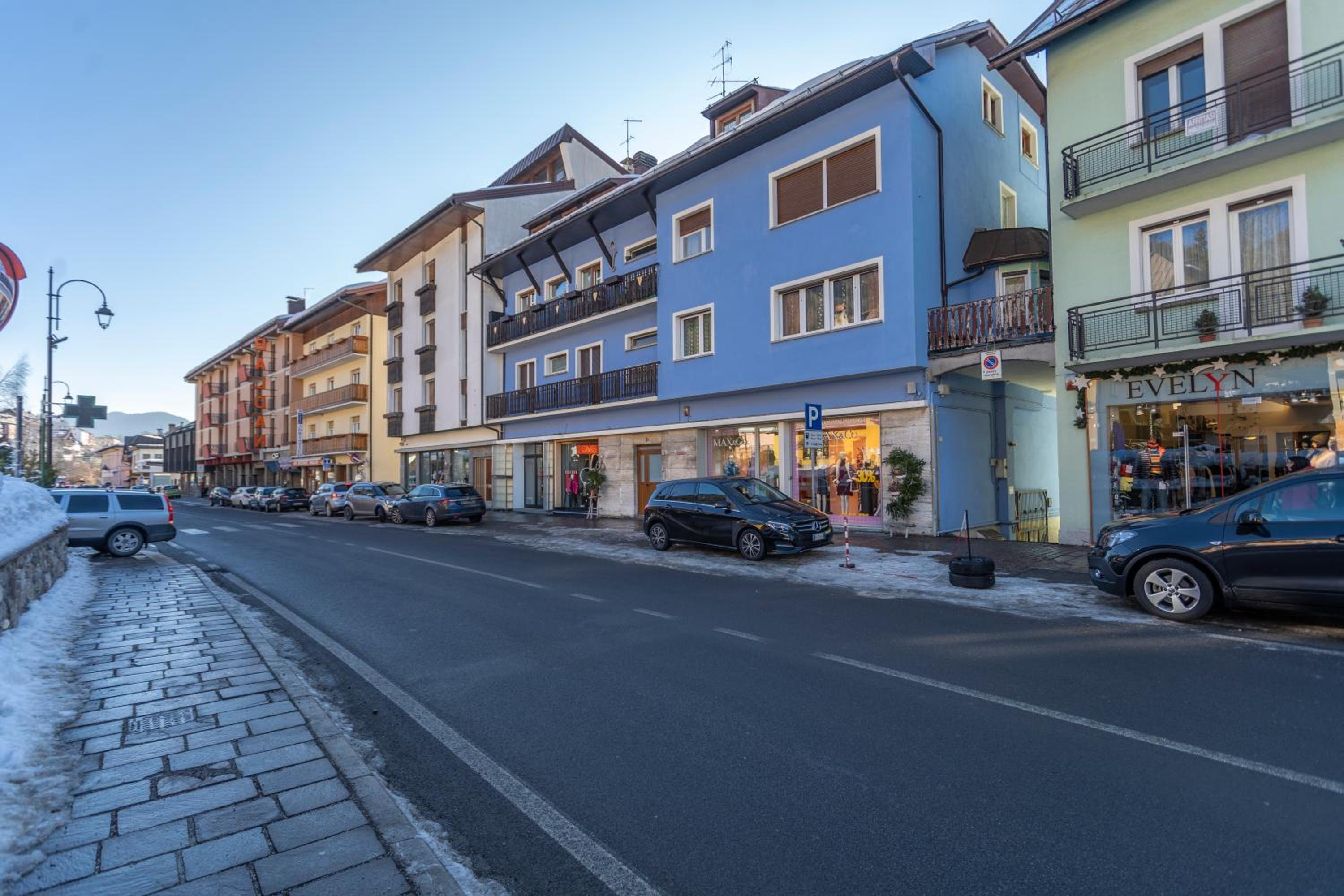 GuestHost - Penthouse Central apartments vista Monte Priesnig