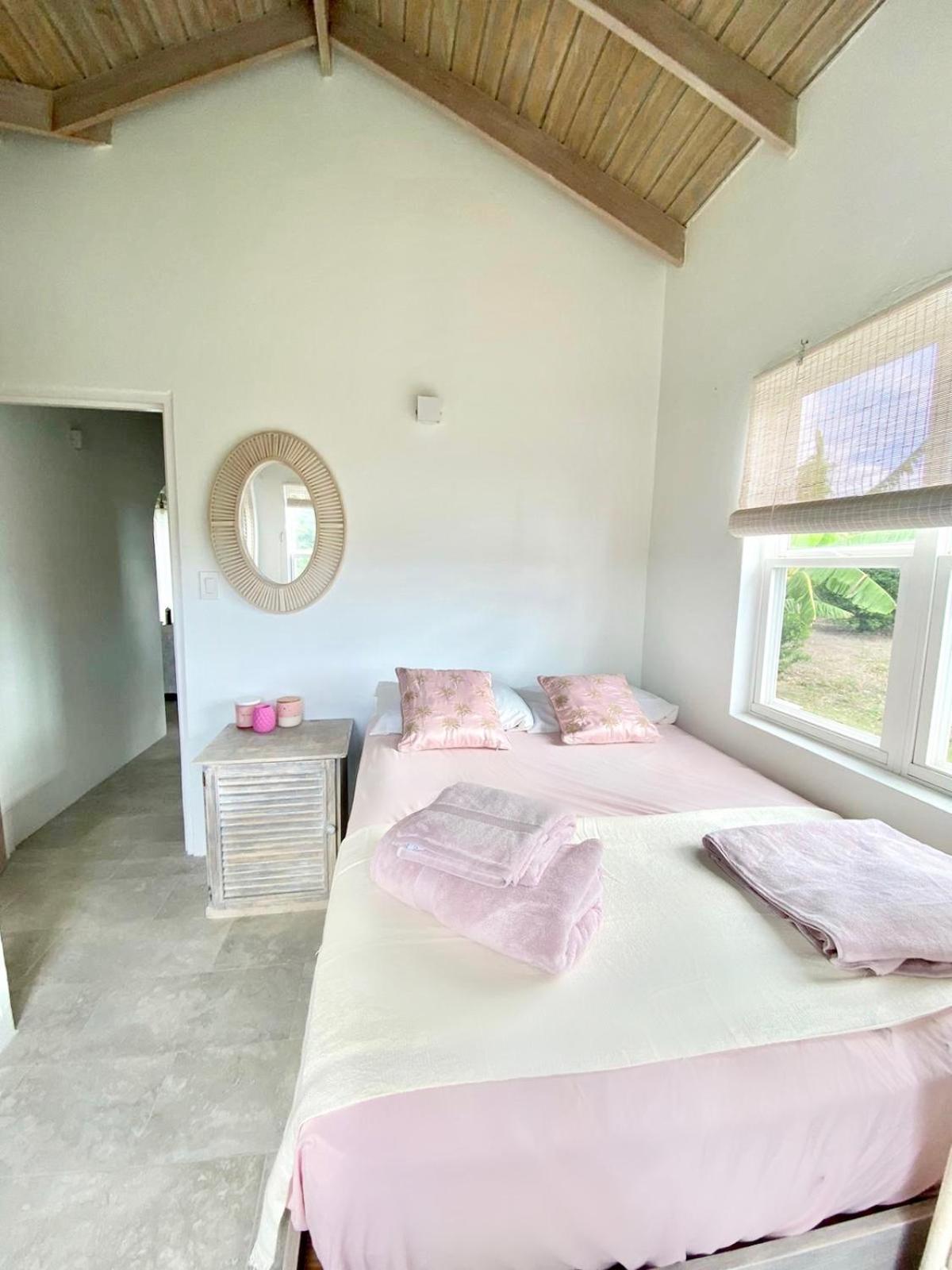 Modern 3Bed House in the heart of Swetes village