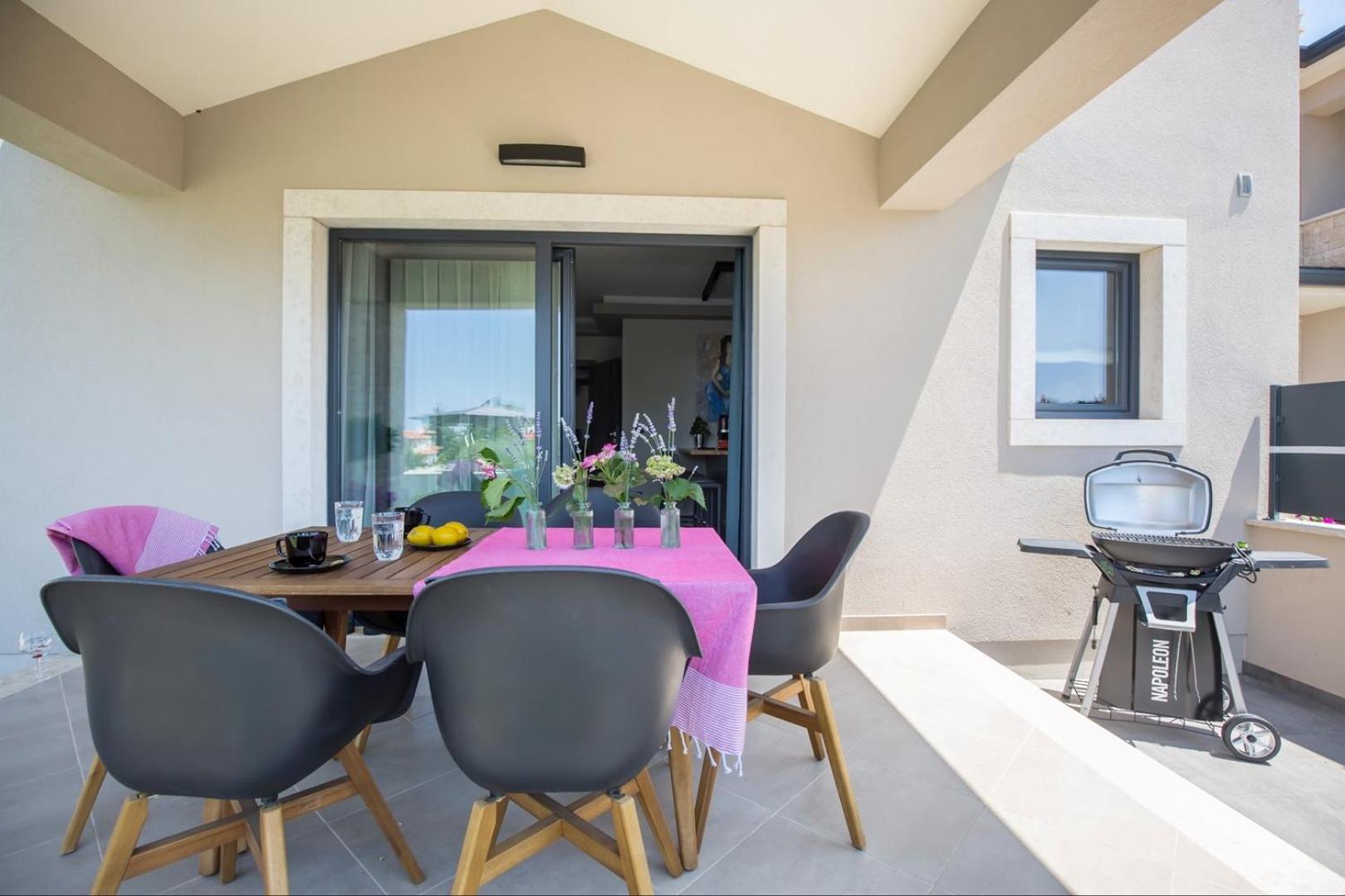 Family Villa Mare for max 8 person with jacuzzi Kukci Poreč countryside view 3