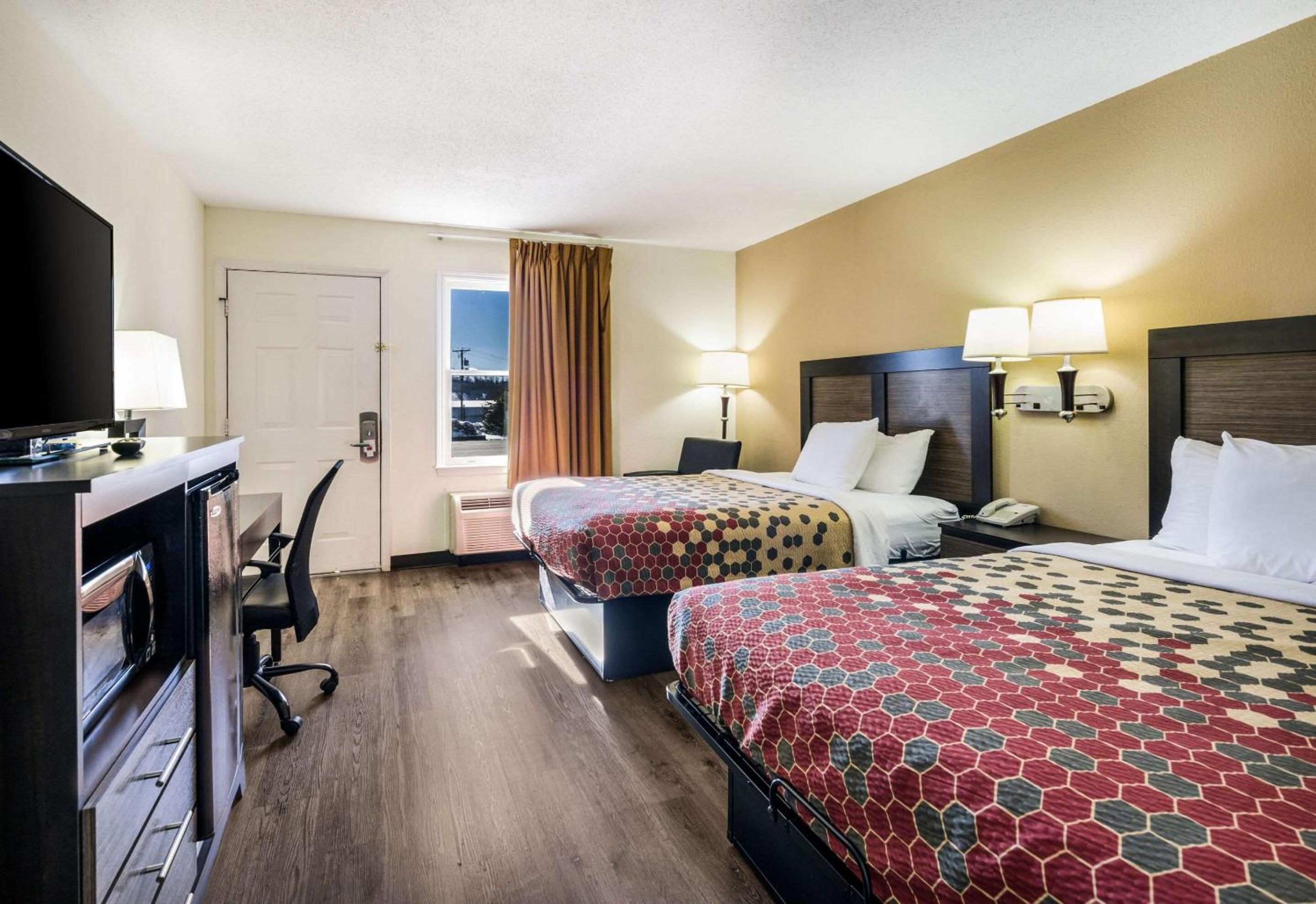 Econo Lodge Glade Springs I-81
