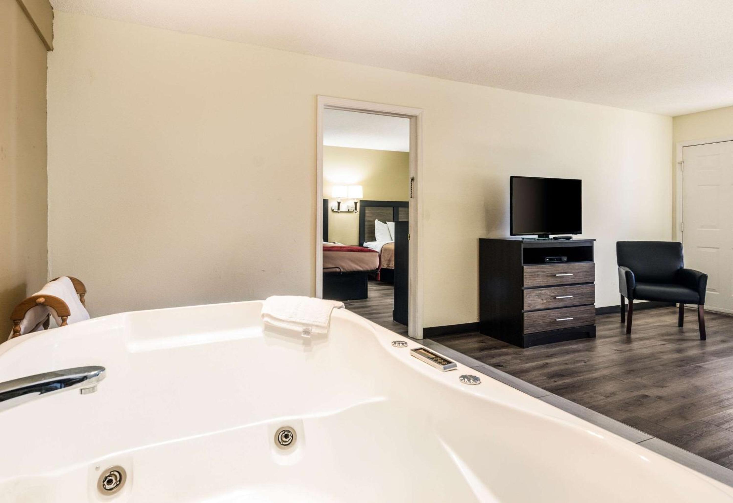 Econo Lodge Glade Springs I-81