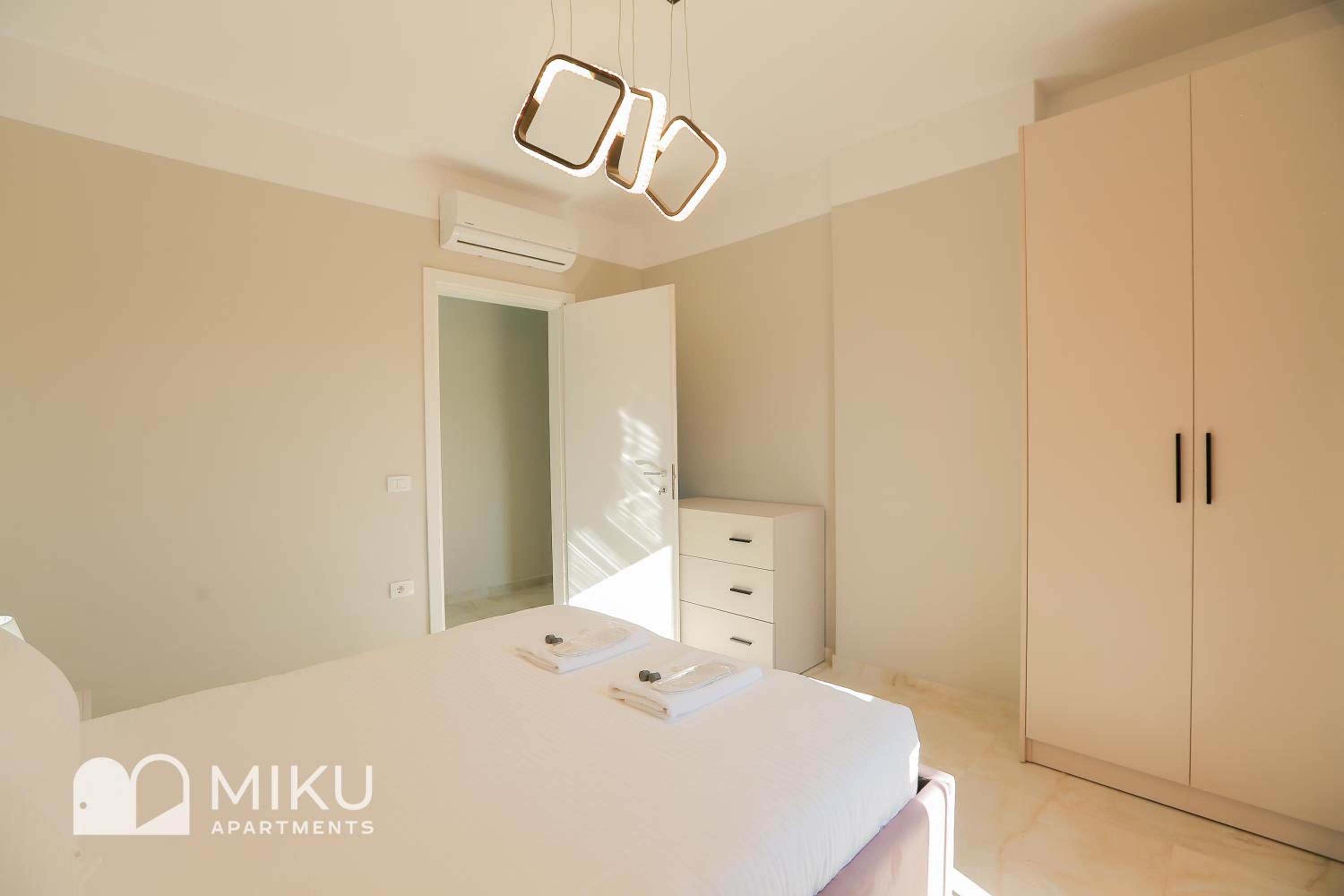 Miku Apartment - Bright 1 Bedroom Apartment At Olympic Residence