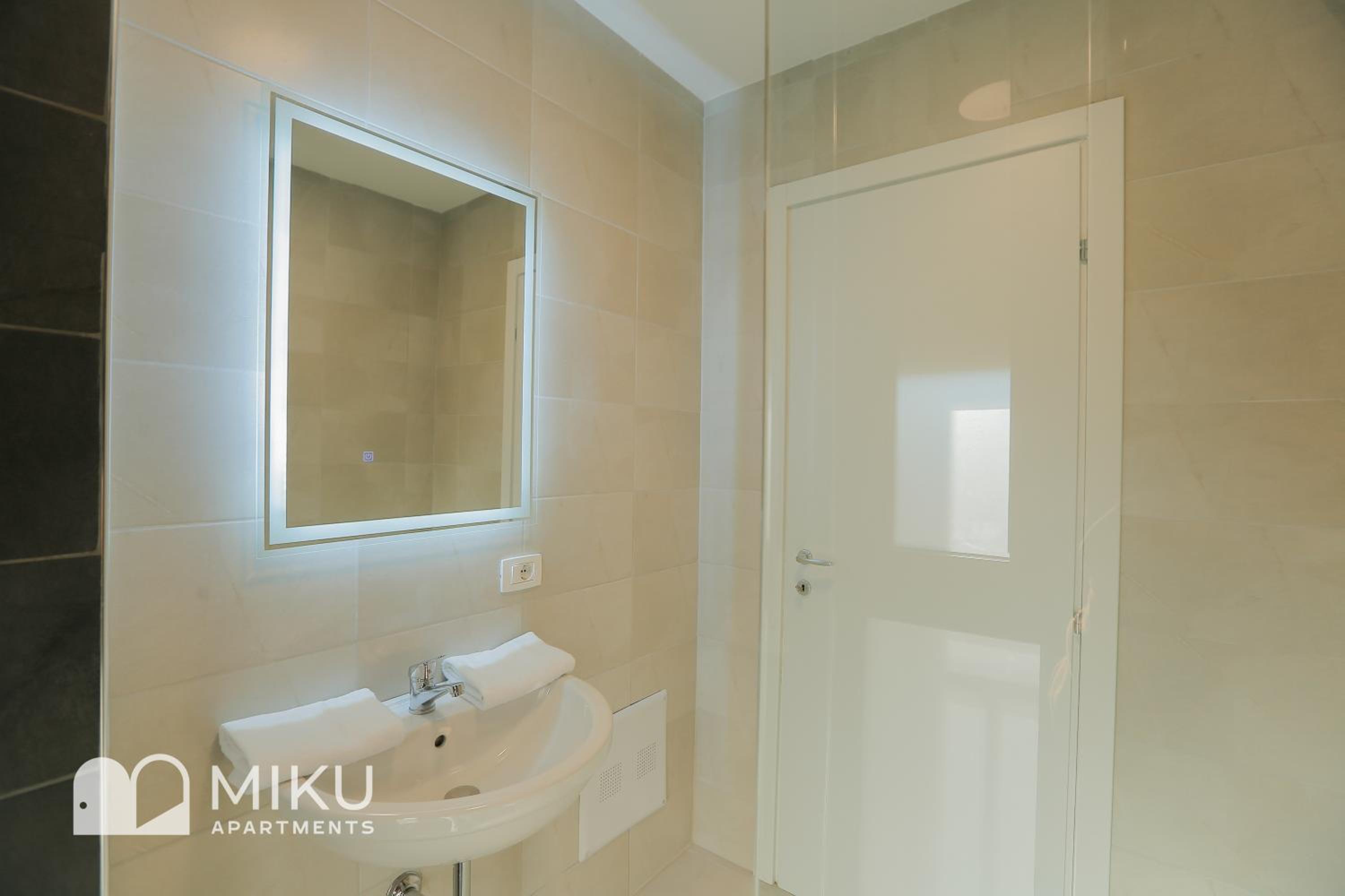 Miku Apartment - Bright 1 Bedroom Apartment At Olympic Residence