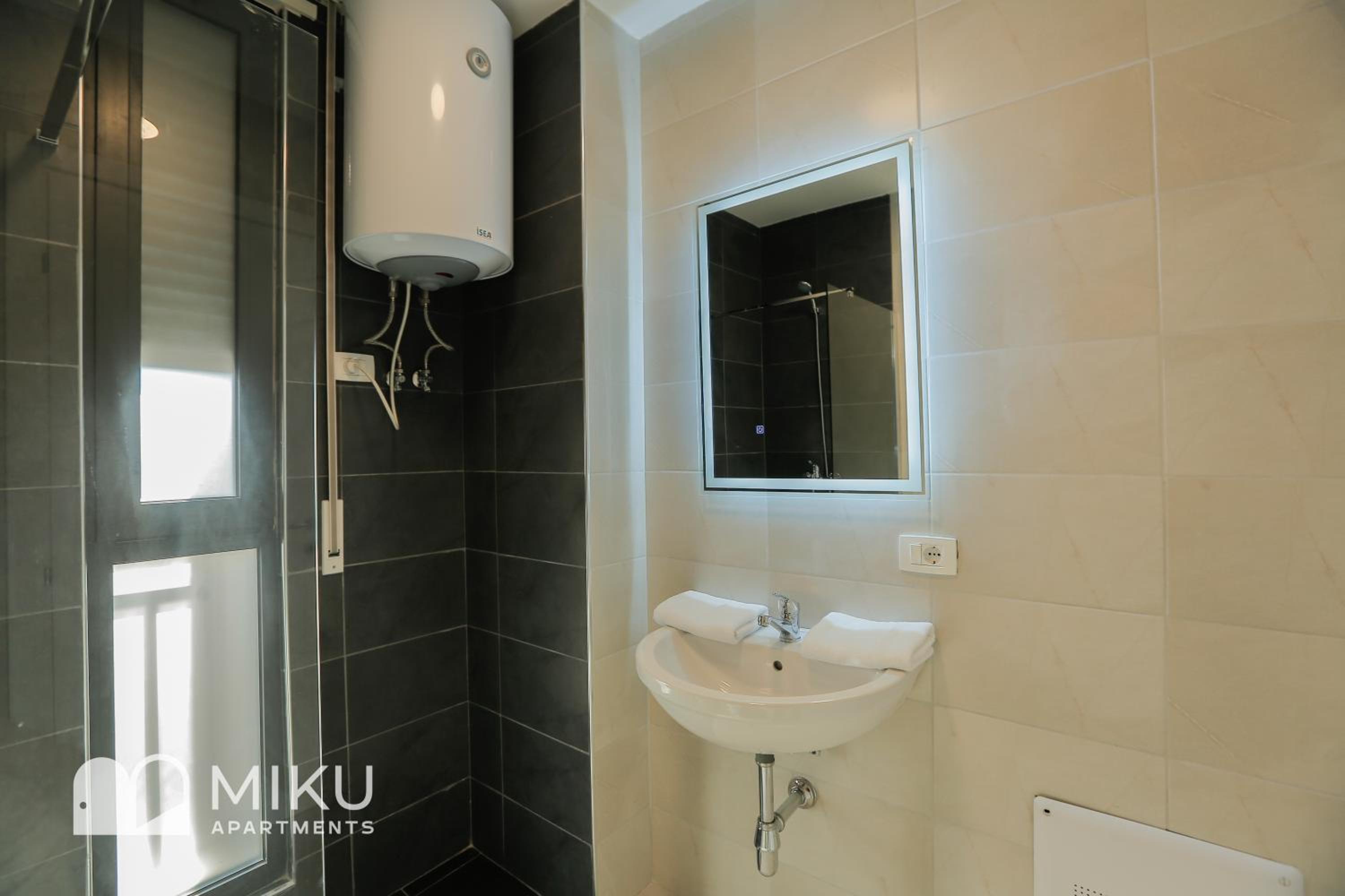Miku Apartment - Bright 1 Bedroom Apartment At Olympic Residence