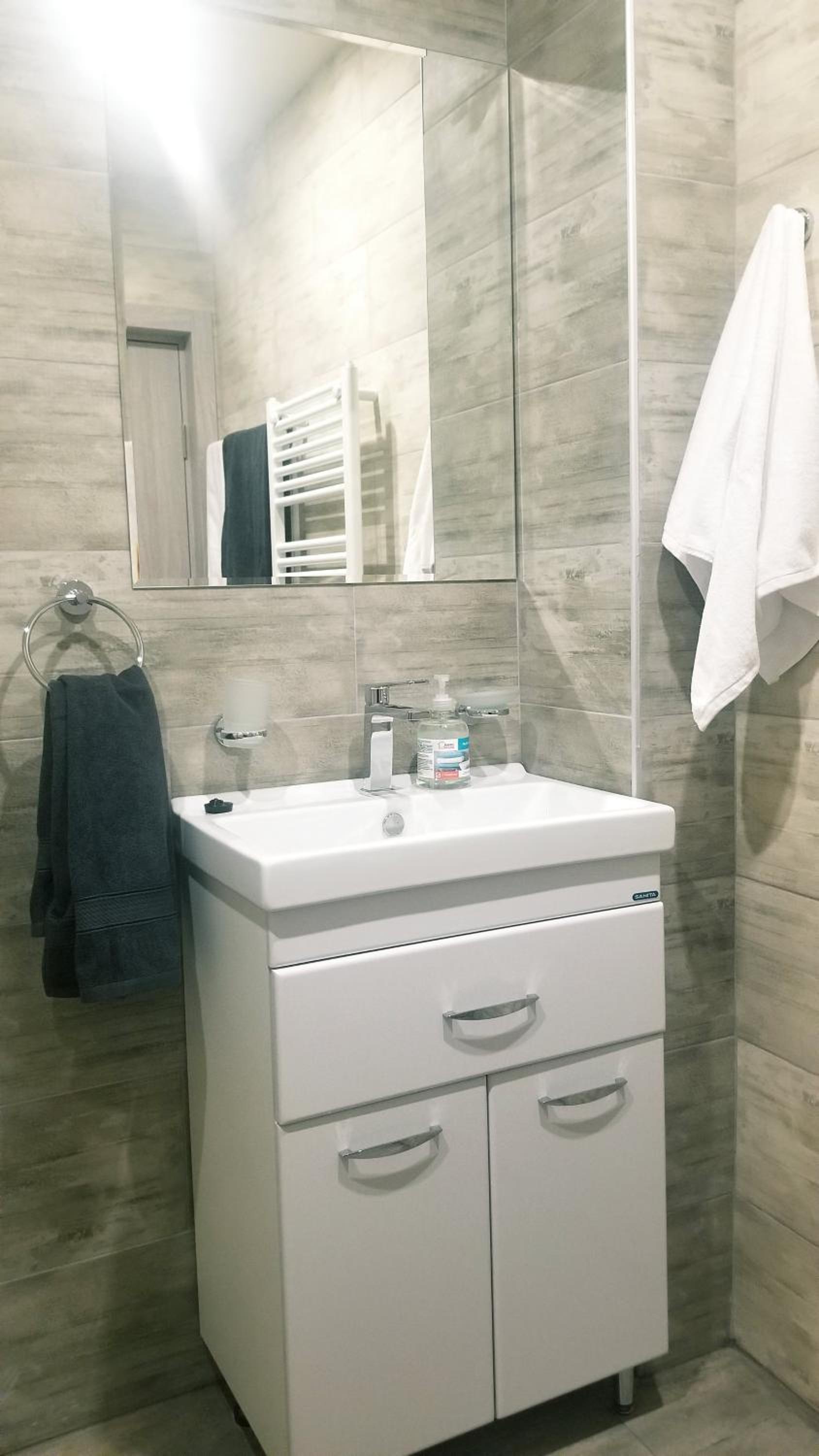 Areg's house, warm apartment in Kechi house