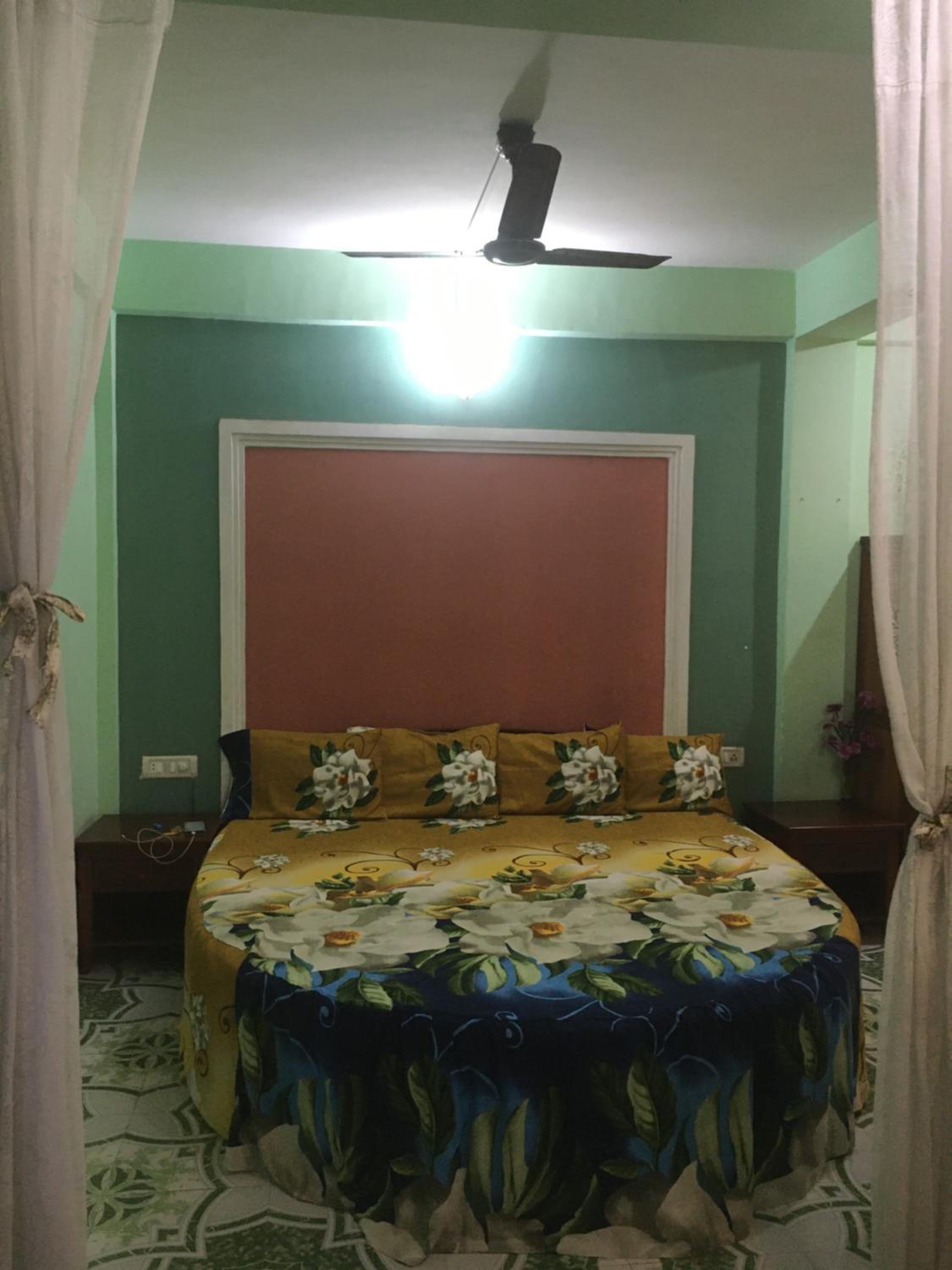 LUCY DORES GUEST HOUSE