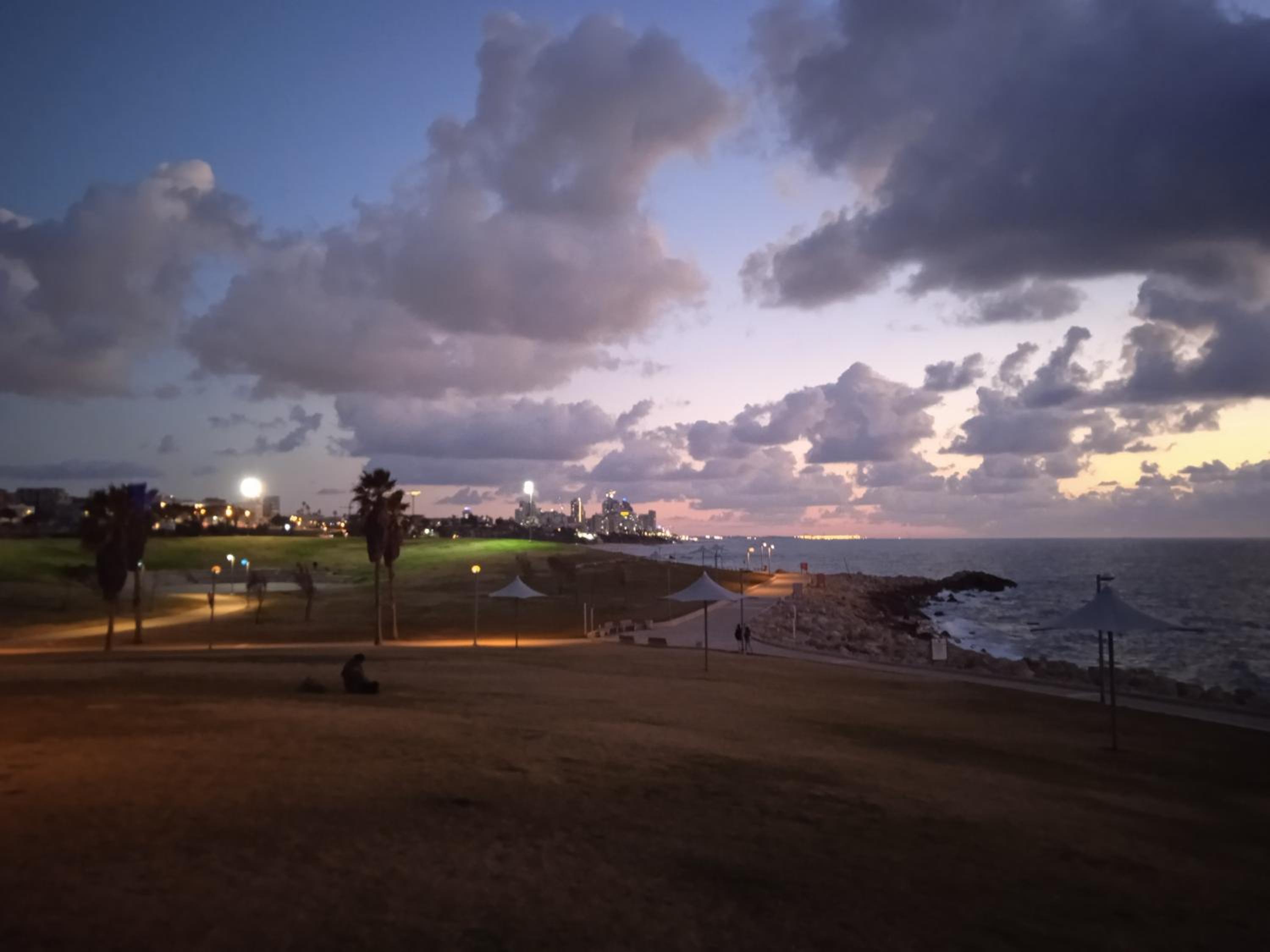 Jaffa Getaway sea front, luxury Duplex, Port & Old City 2m walk view 3