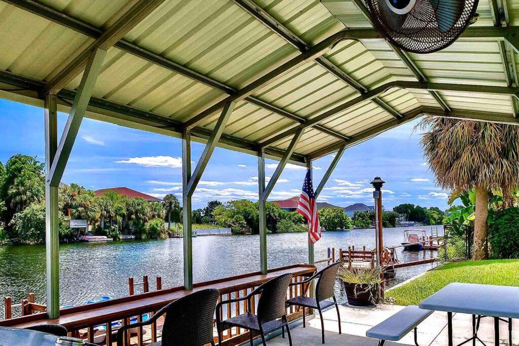 Paradise!! GolfCartRental/Paddleboat/Kayak/Fish/Swim