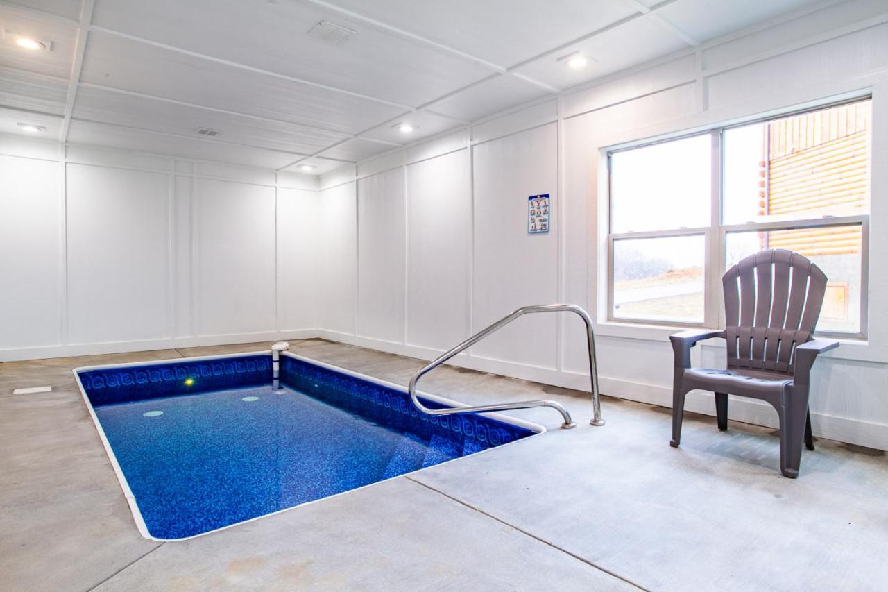 Swimming Bears Lodge 1 with Indoor Pool and Hot Tub view 3