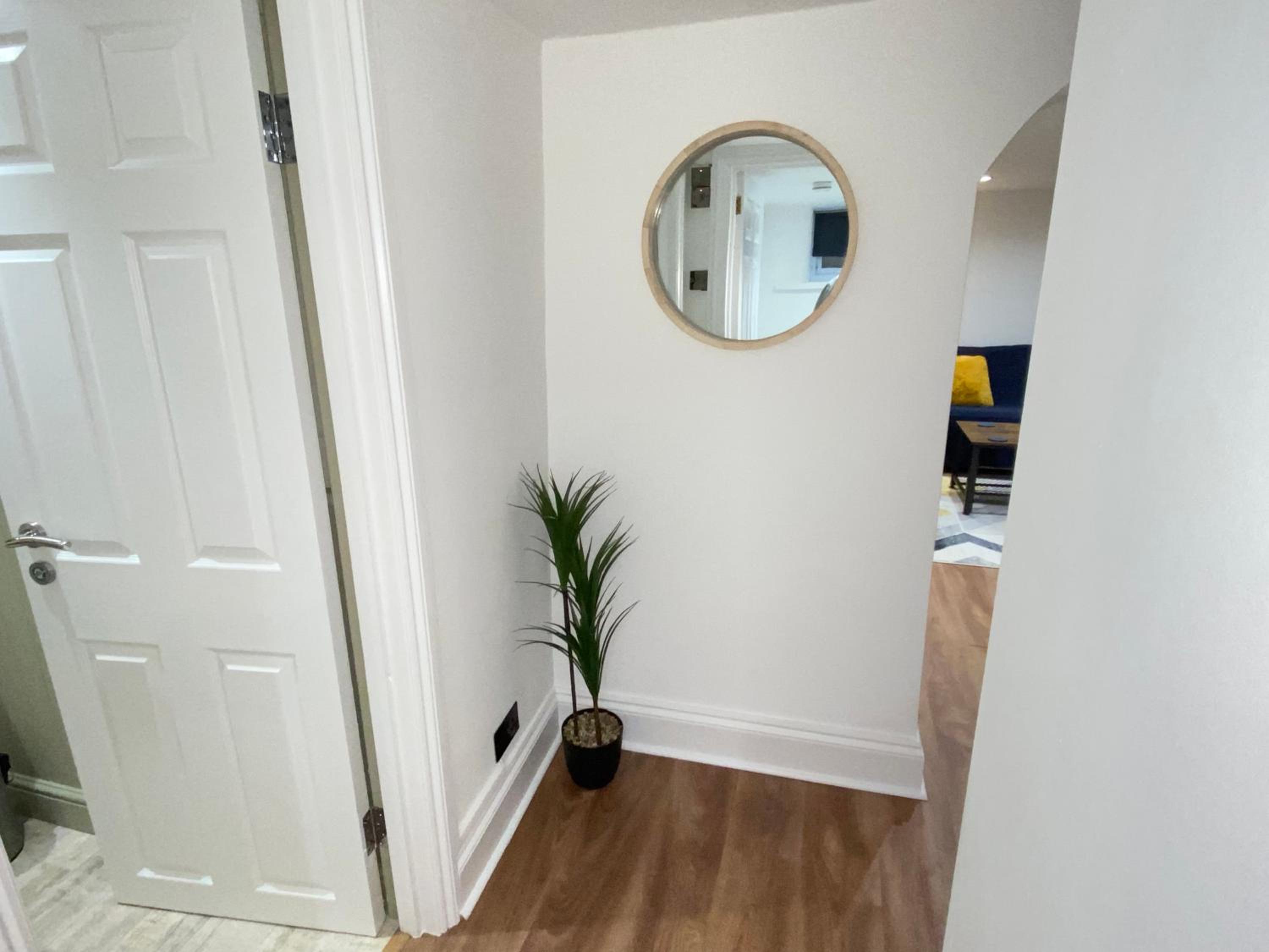 Westons Hideaway, 2 Bed, Free Parking, 6 mins walk to beach,