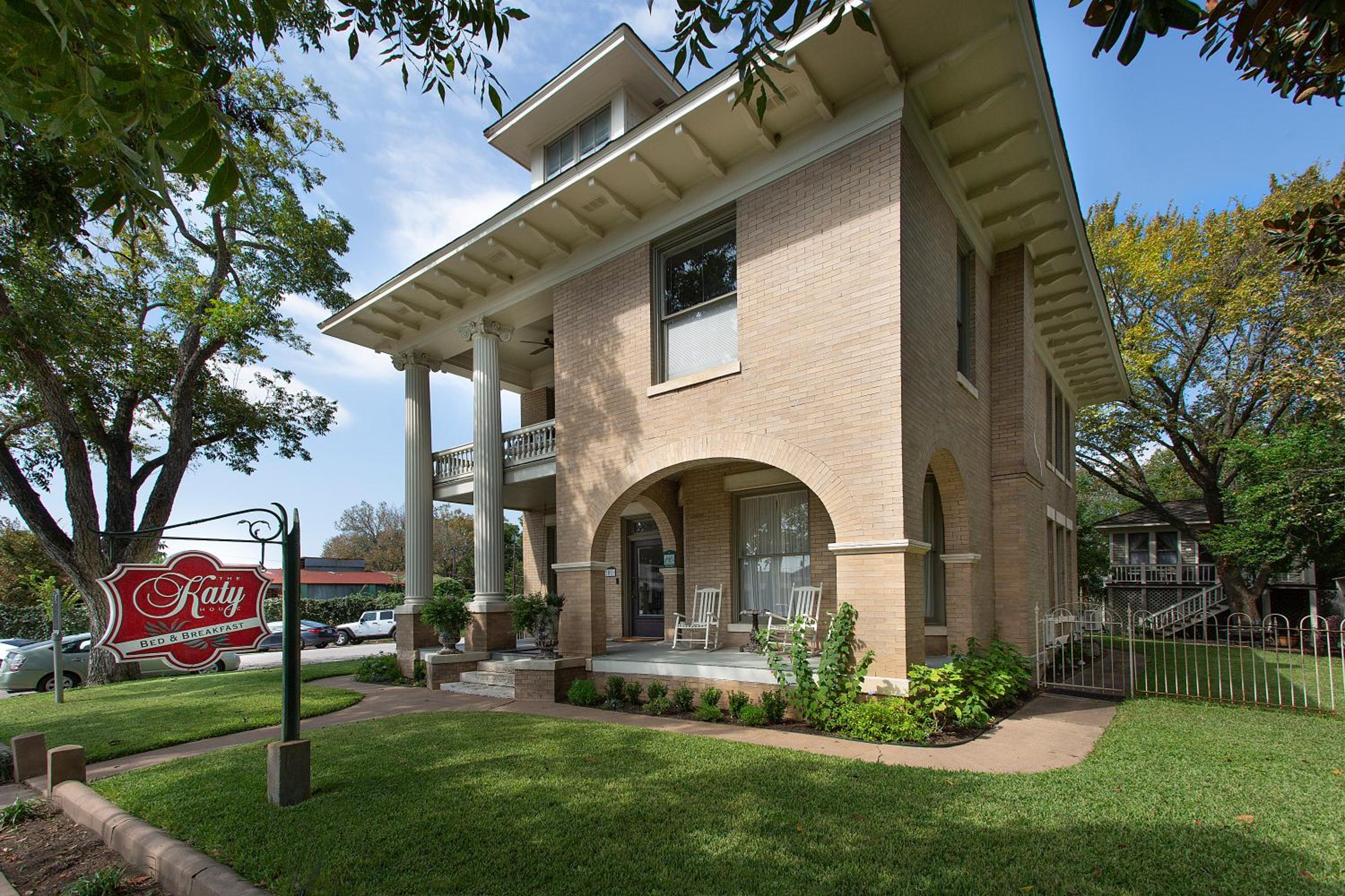 Katy House Bed and Breakfast view 2