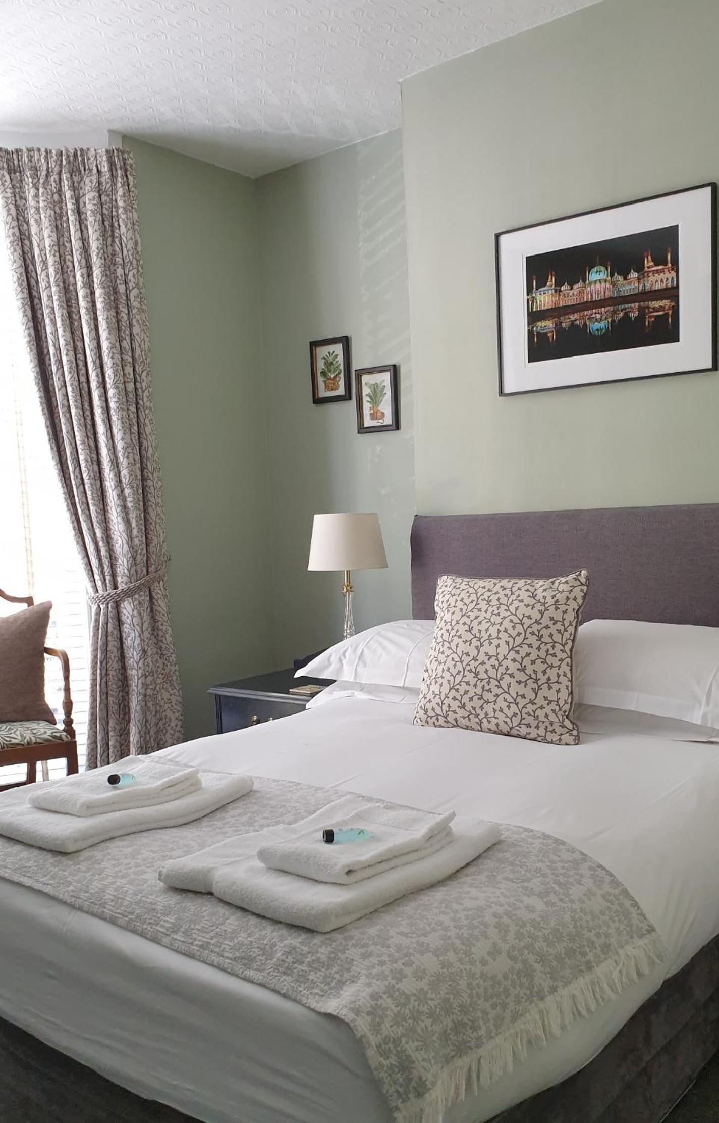 Starlings Guest House