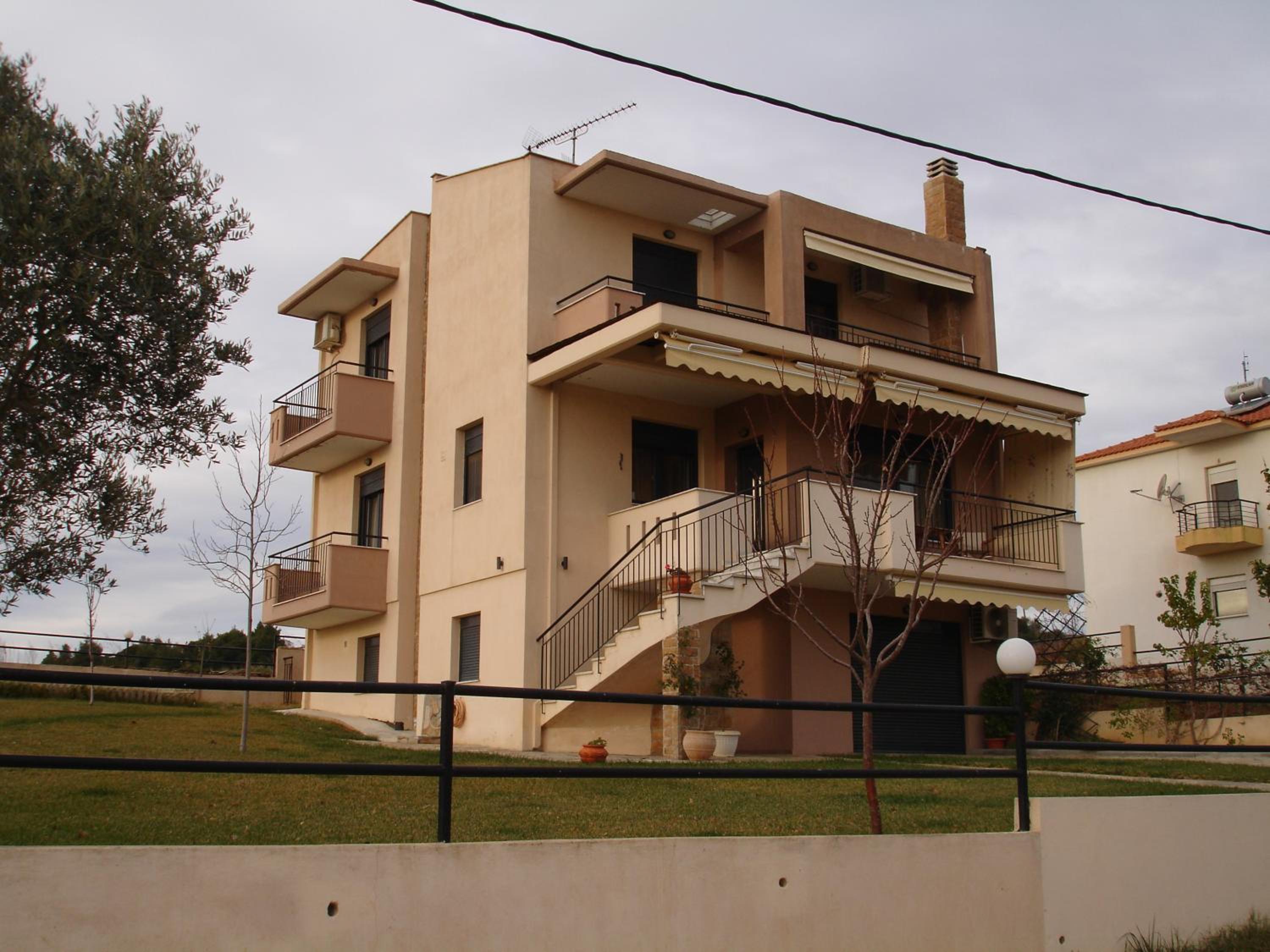 Vacation family house with garden