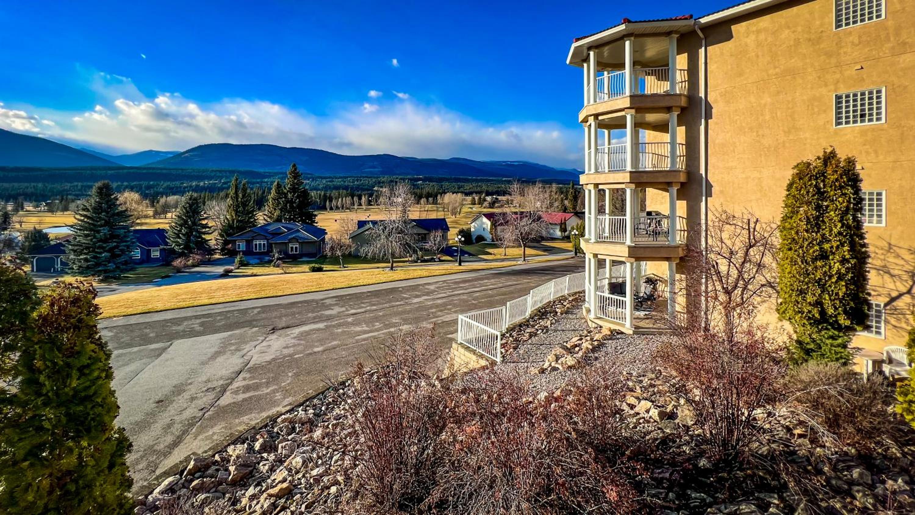 Mountain View Suites by StayIn - Image 4