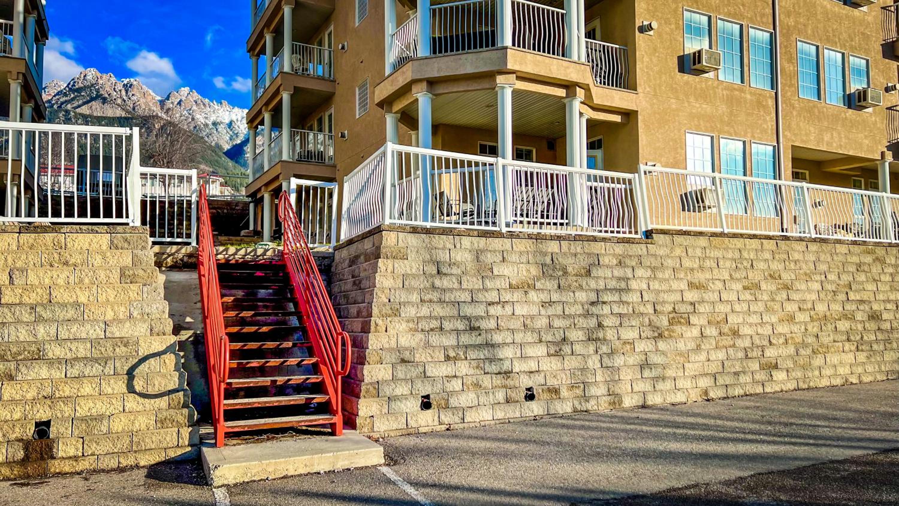 Mountain View Suites by StayIn