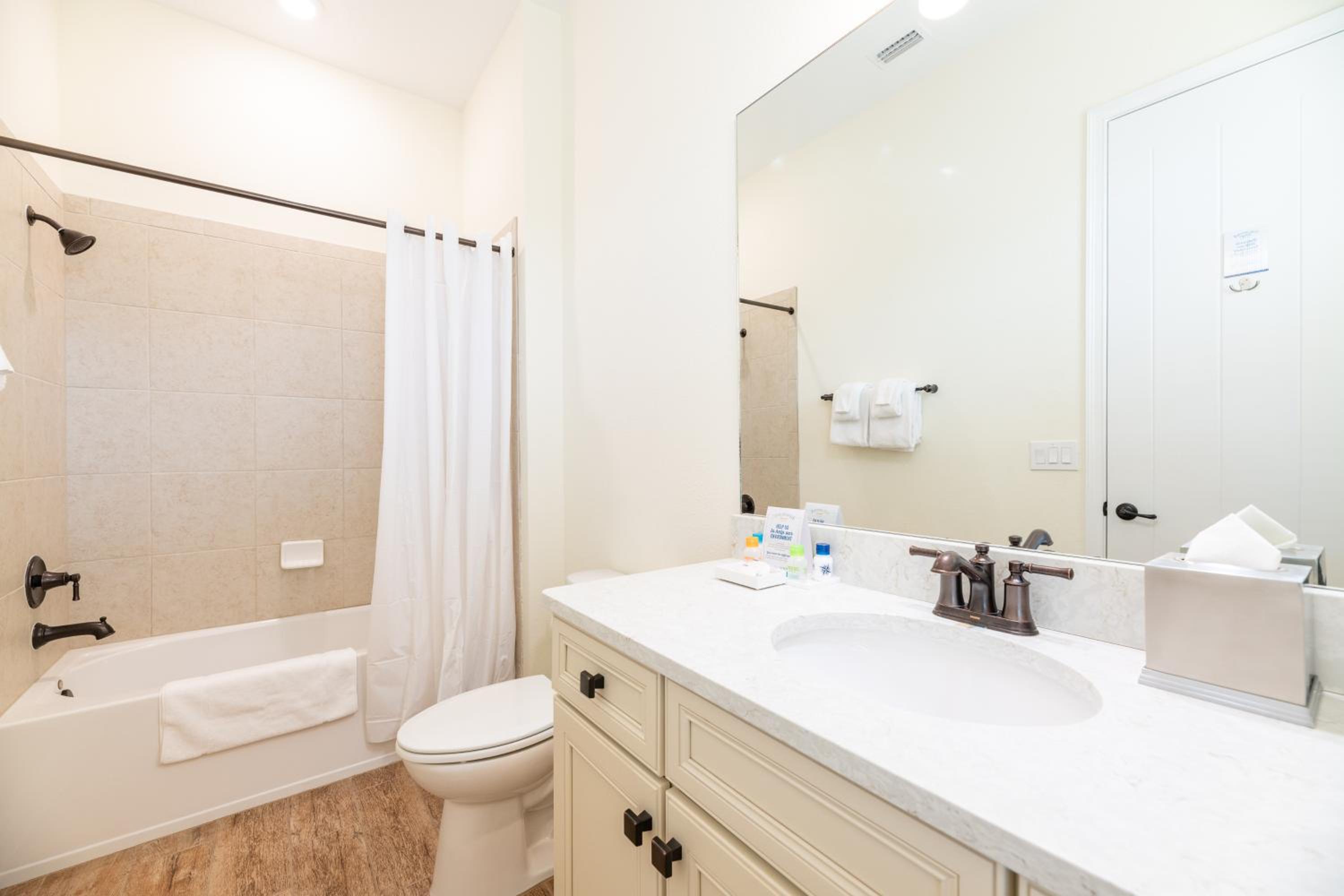 Charming Cottage With Private Hot Tub Near Disney With Margaritaville Resort & Island H2O Access - 3025Sp