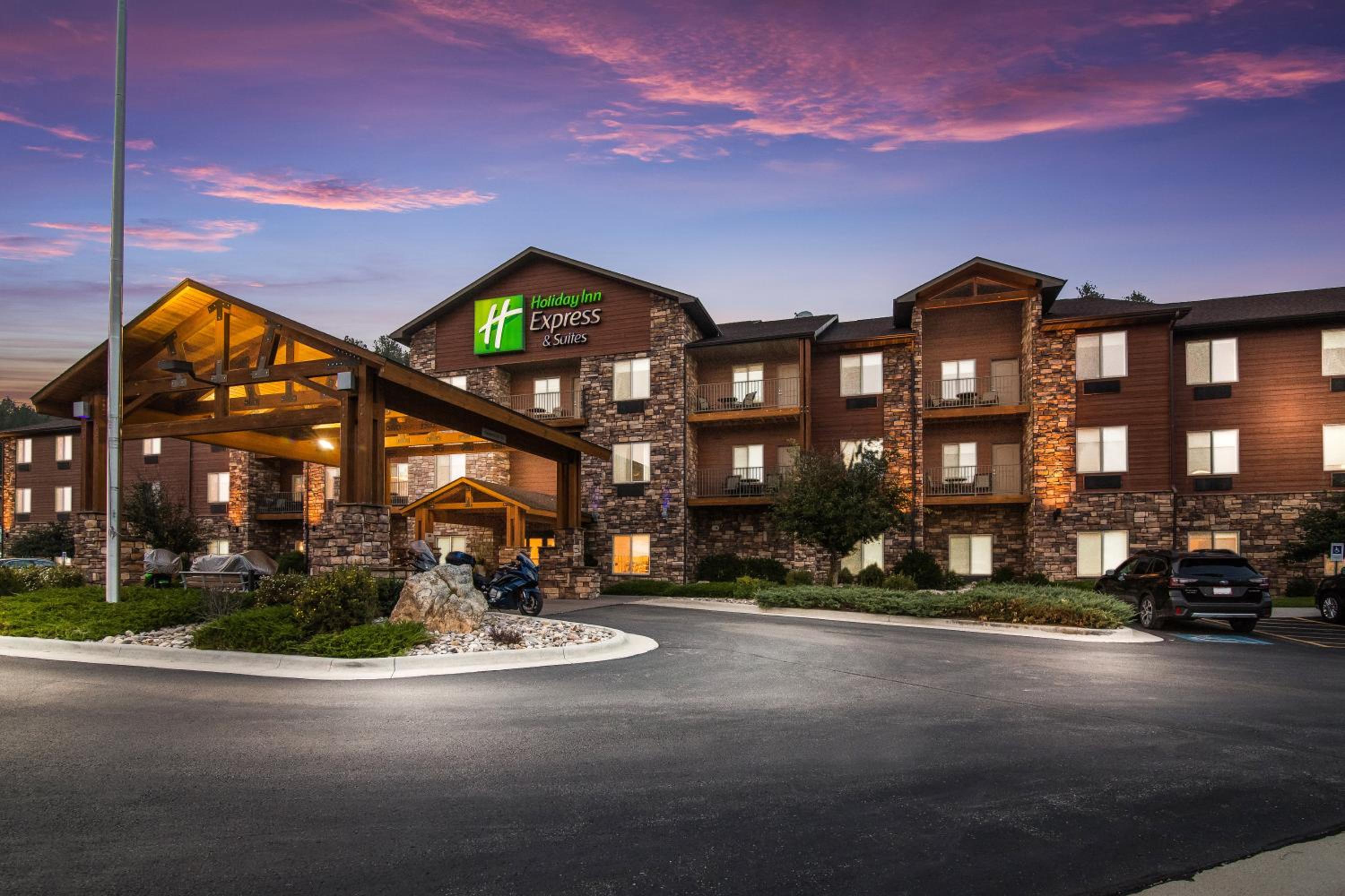 Hotel Holiday Inn Express & Suites Custer By Ihg