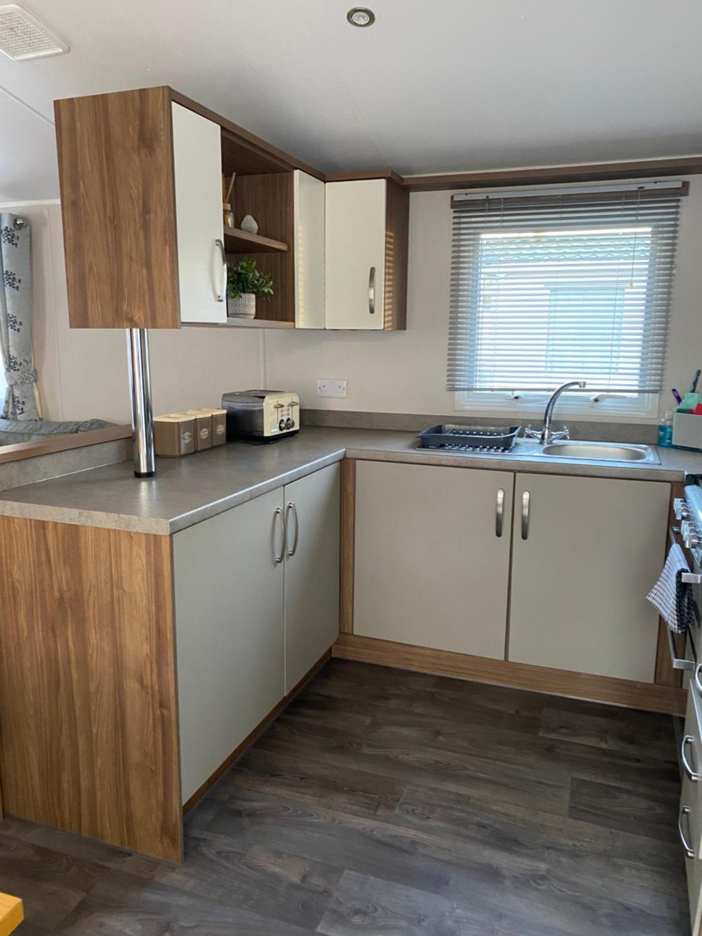 Kellys Holiday Homes 24 Willerby 2 bedrooms caravan view 4
