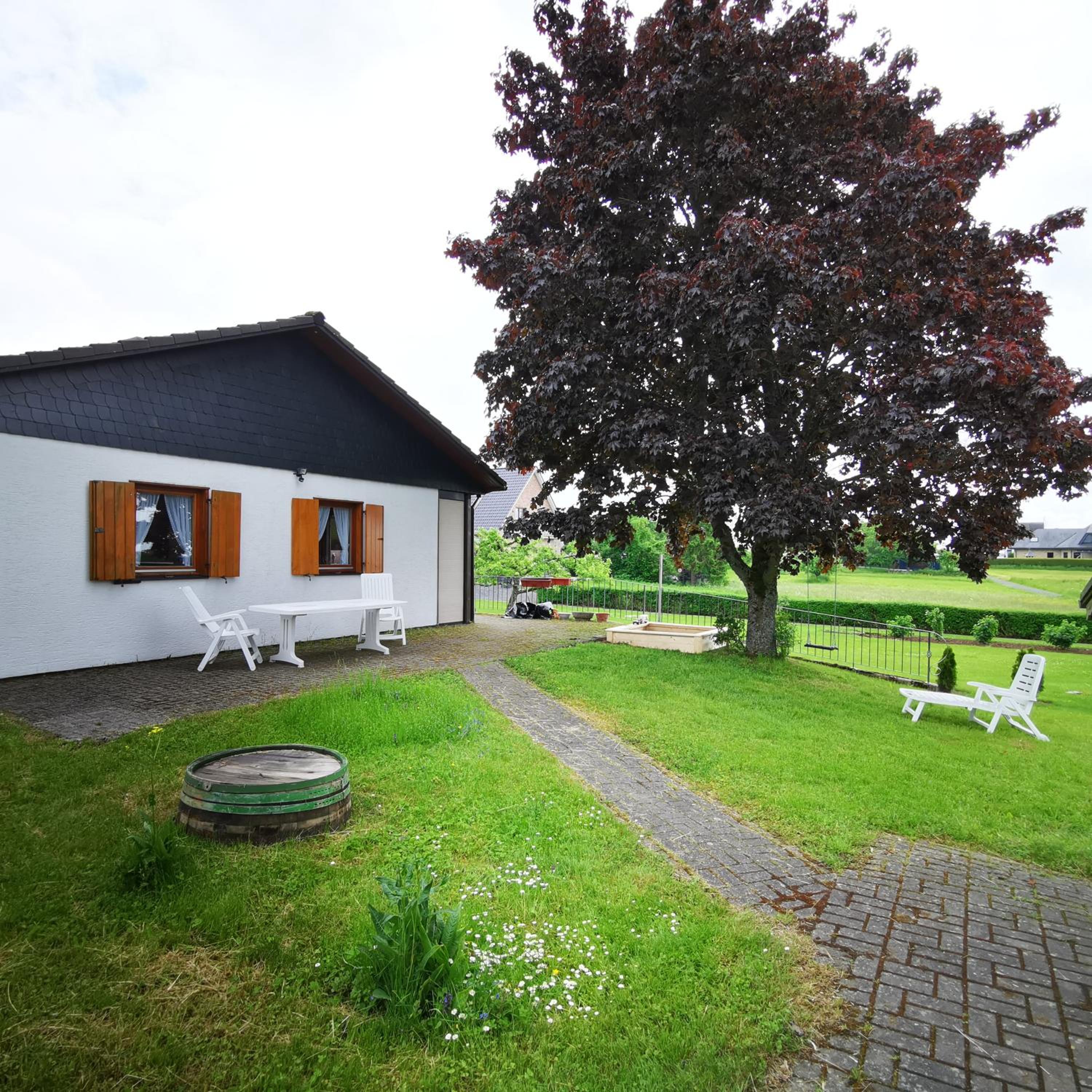 BB19 Eifel-Ferienhaus am Moseltal mit Saunahaus