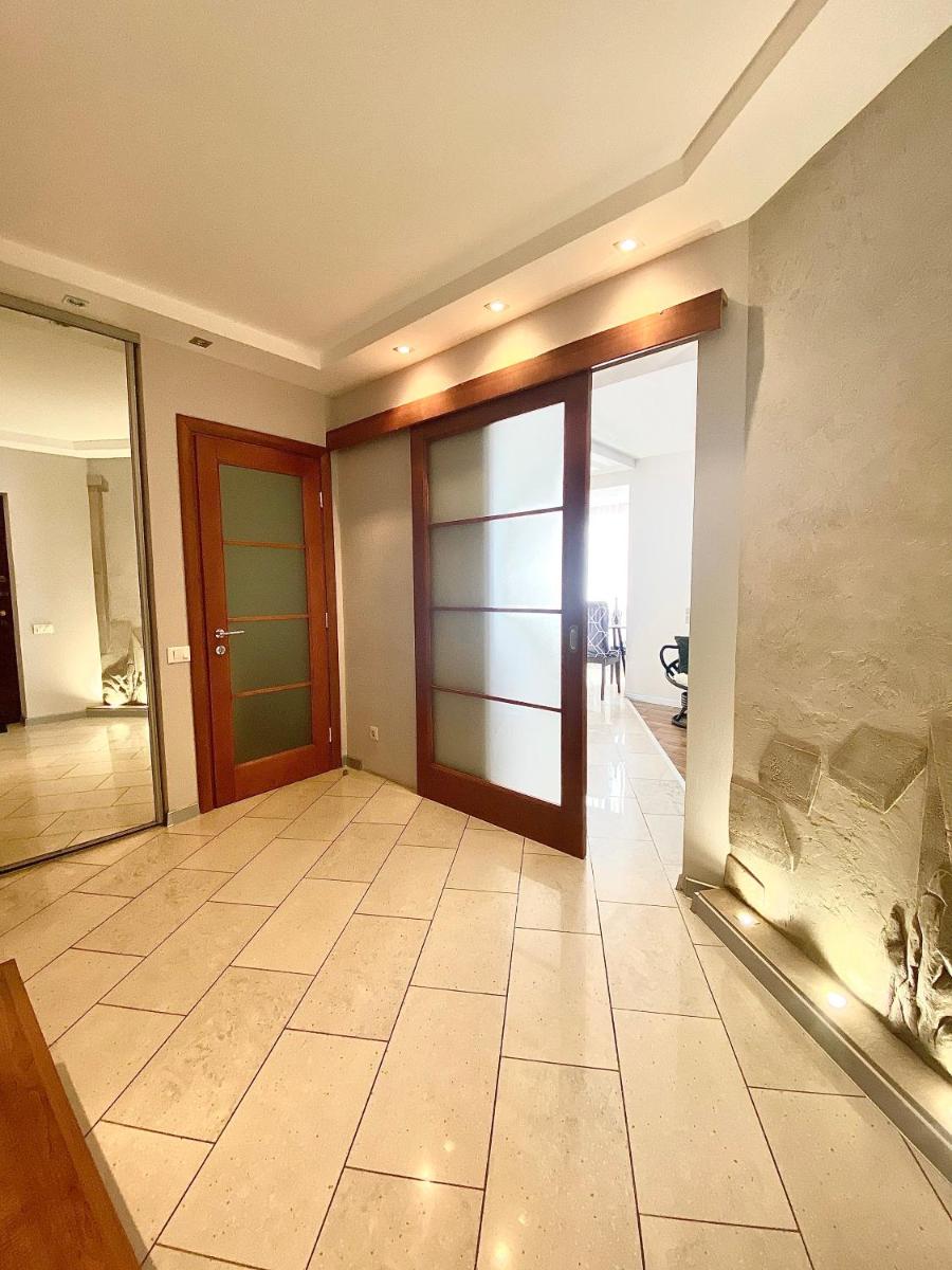 Modern Apartments in the Heart of Odessa view 3