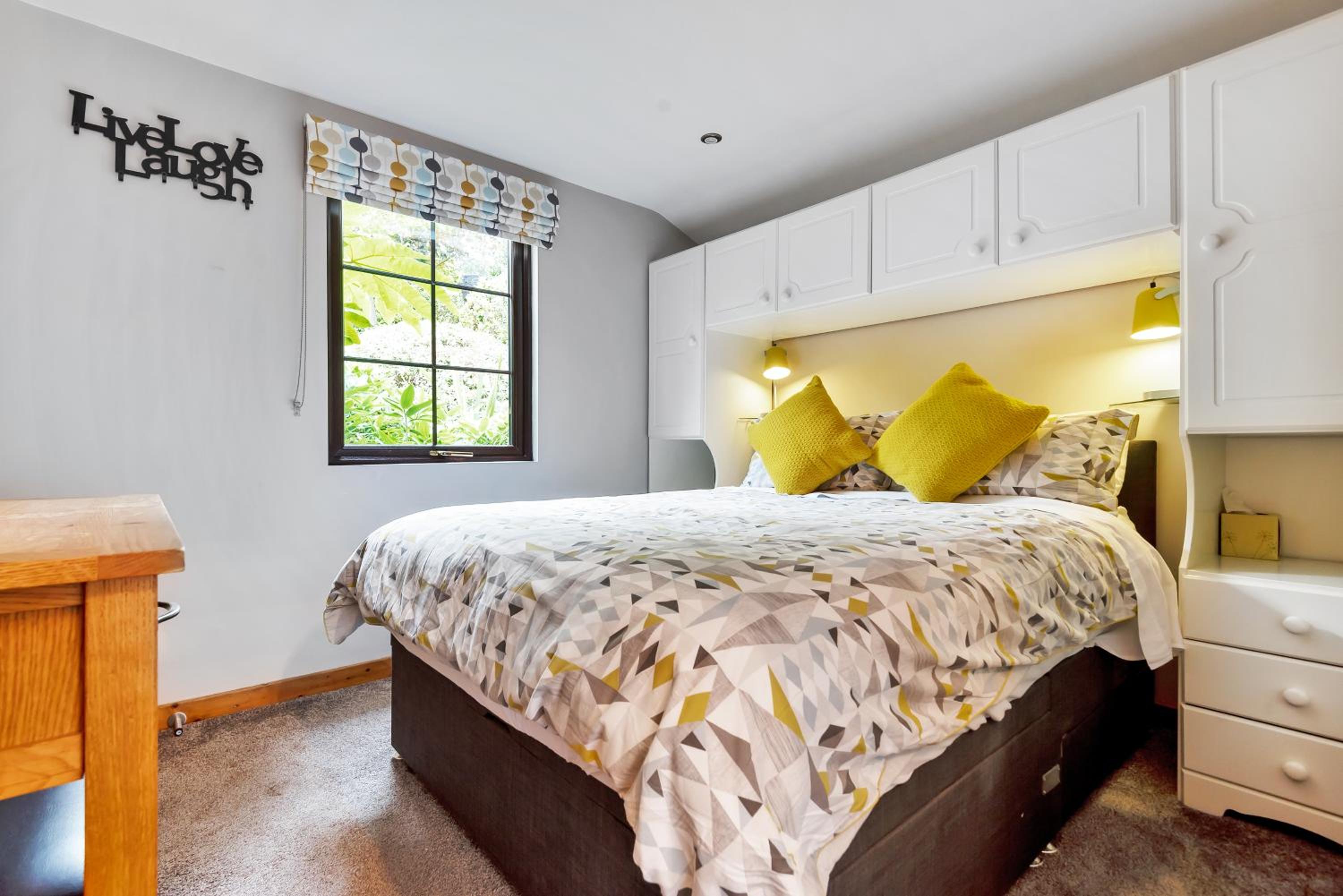 Hamble Retreat Studios and Lodge