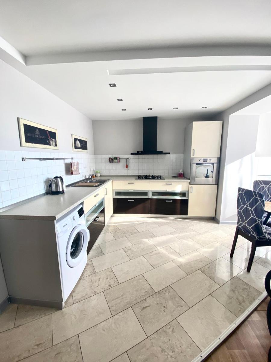 Modern Apartments in the Heart of Odessa view 2