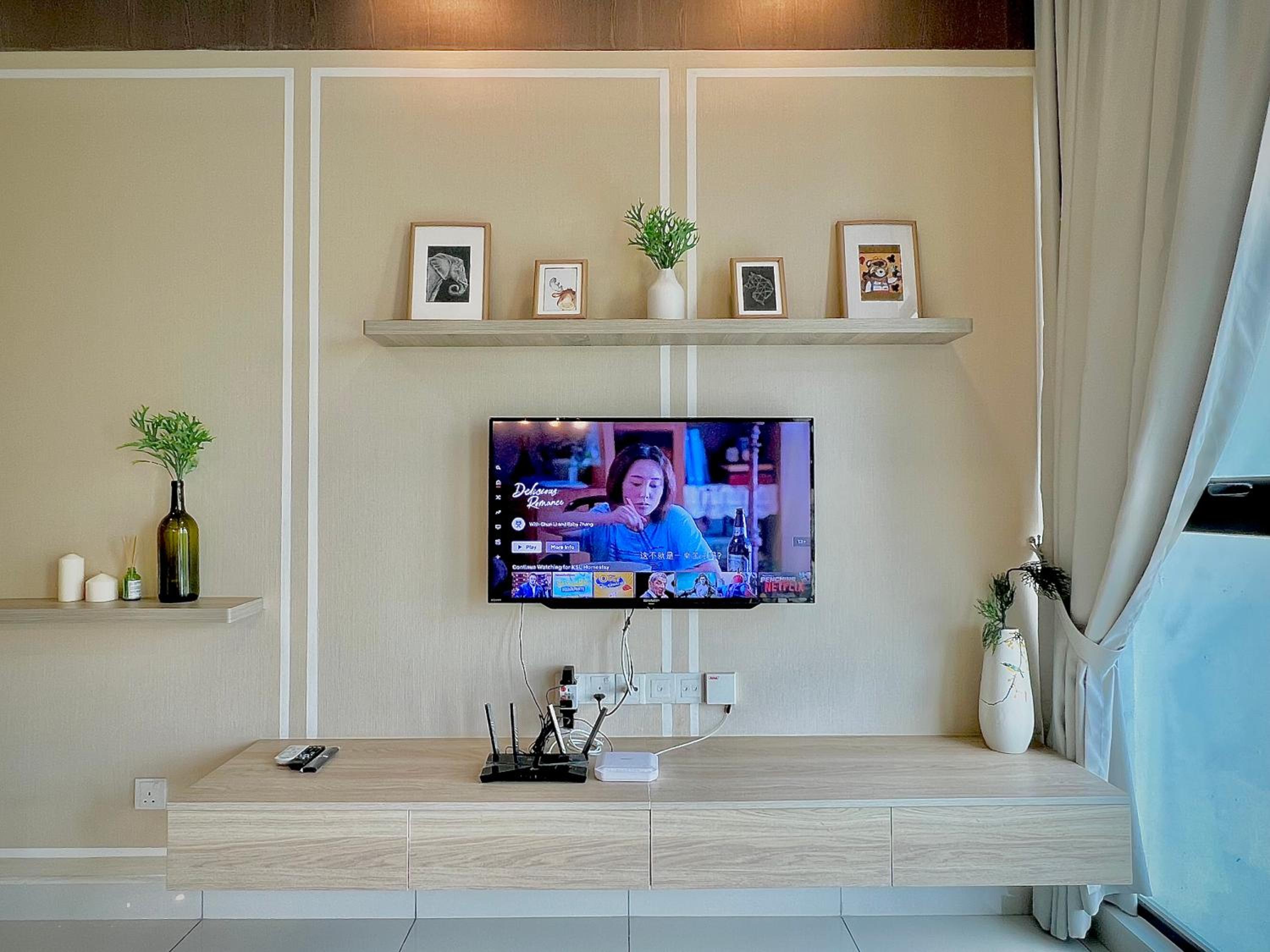 Royale Cottage Midvalley Netflix Pools 4 pax
