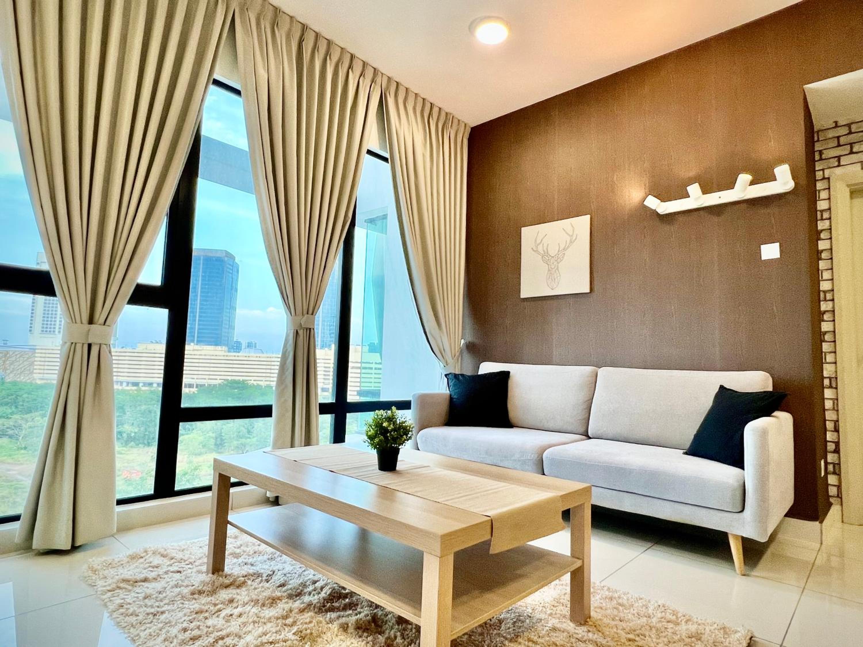 Royale Cottage Midvalley Netflix Pools 4 pax
