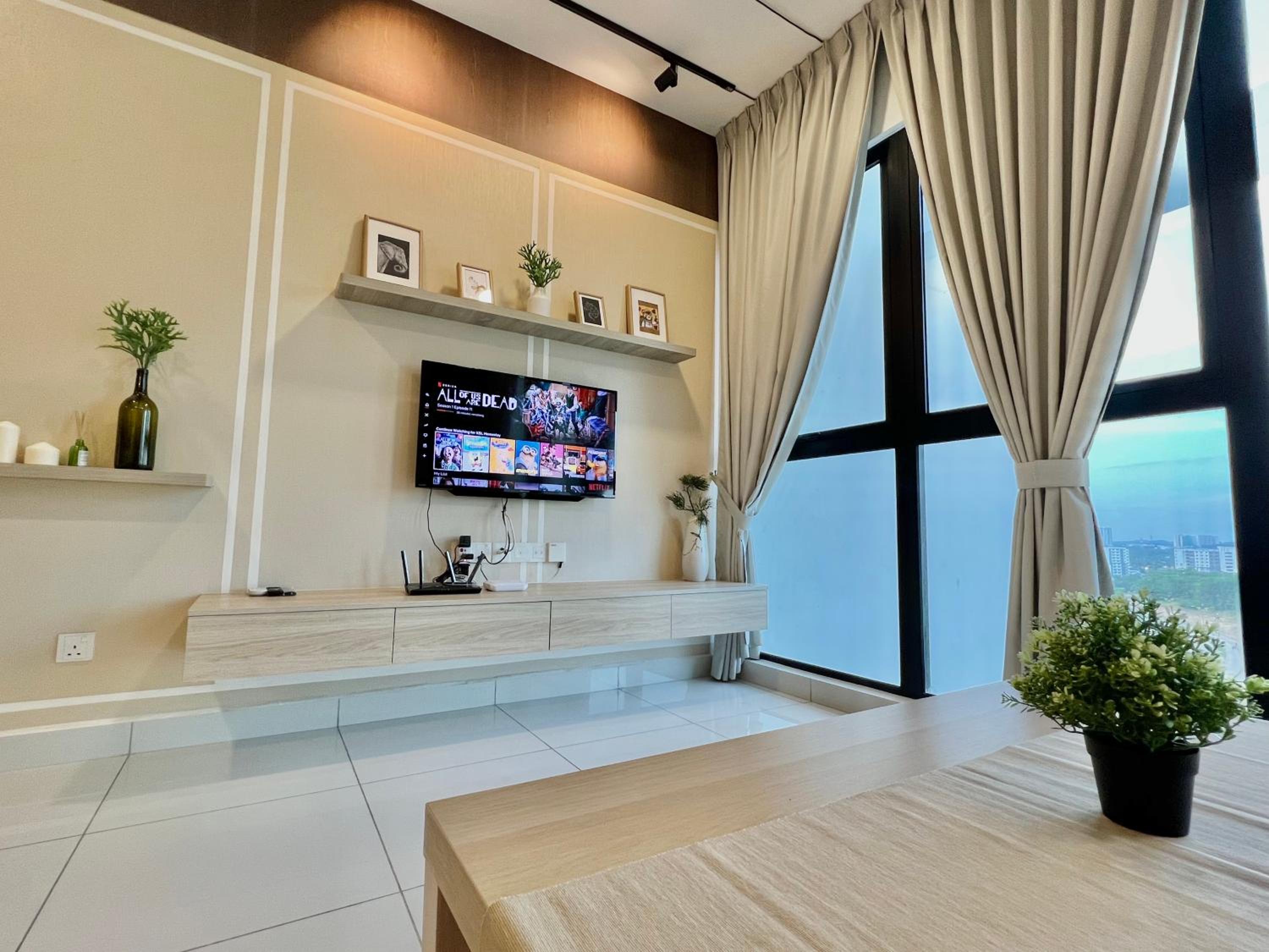 Royale Cottage Midvalley Netflix Pools 4 pax