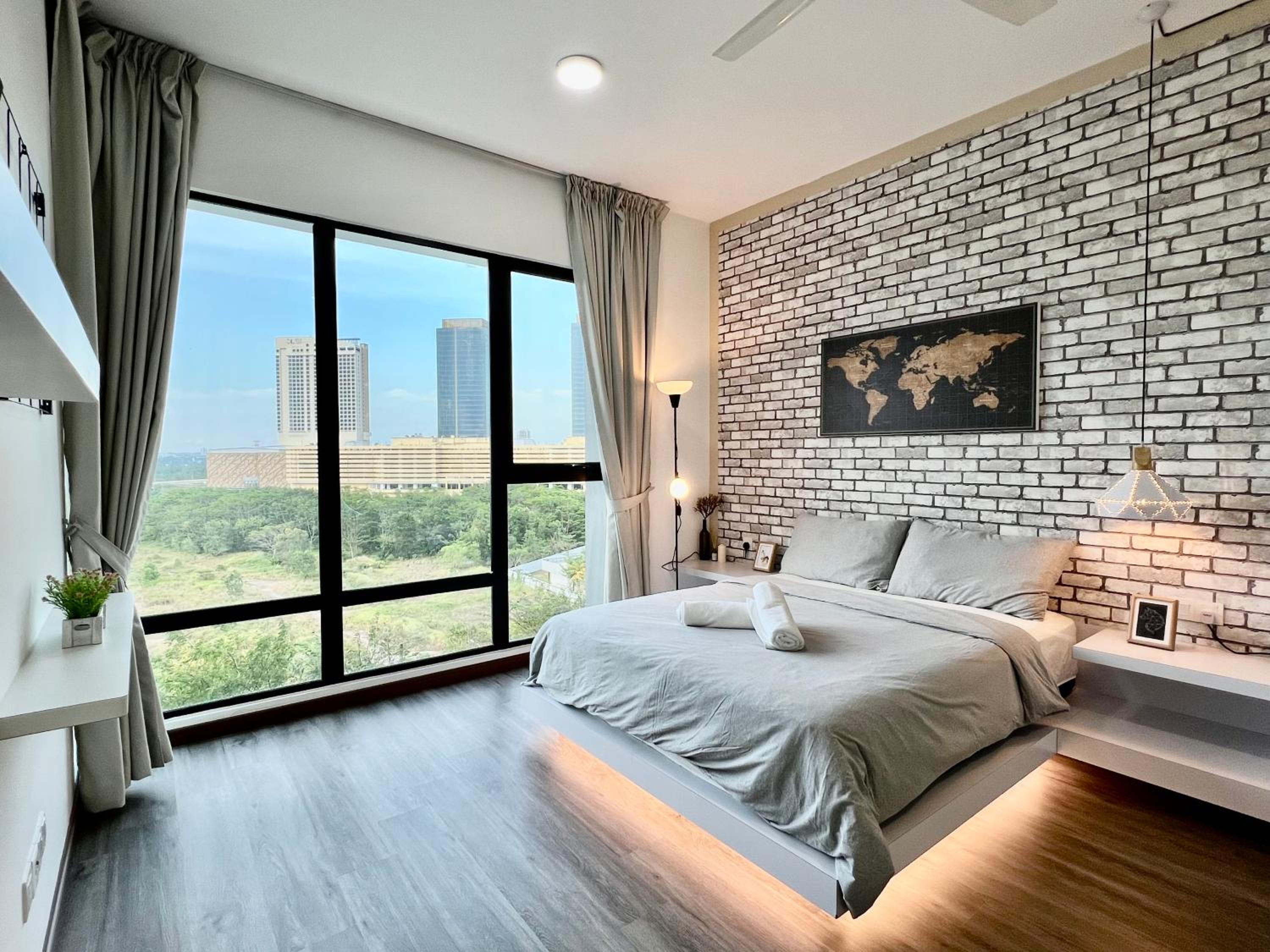 Royale Cottage Midvalley Netflix Pools 4 pax