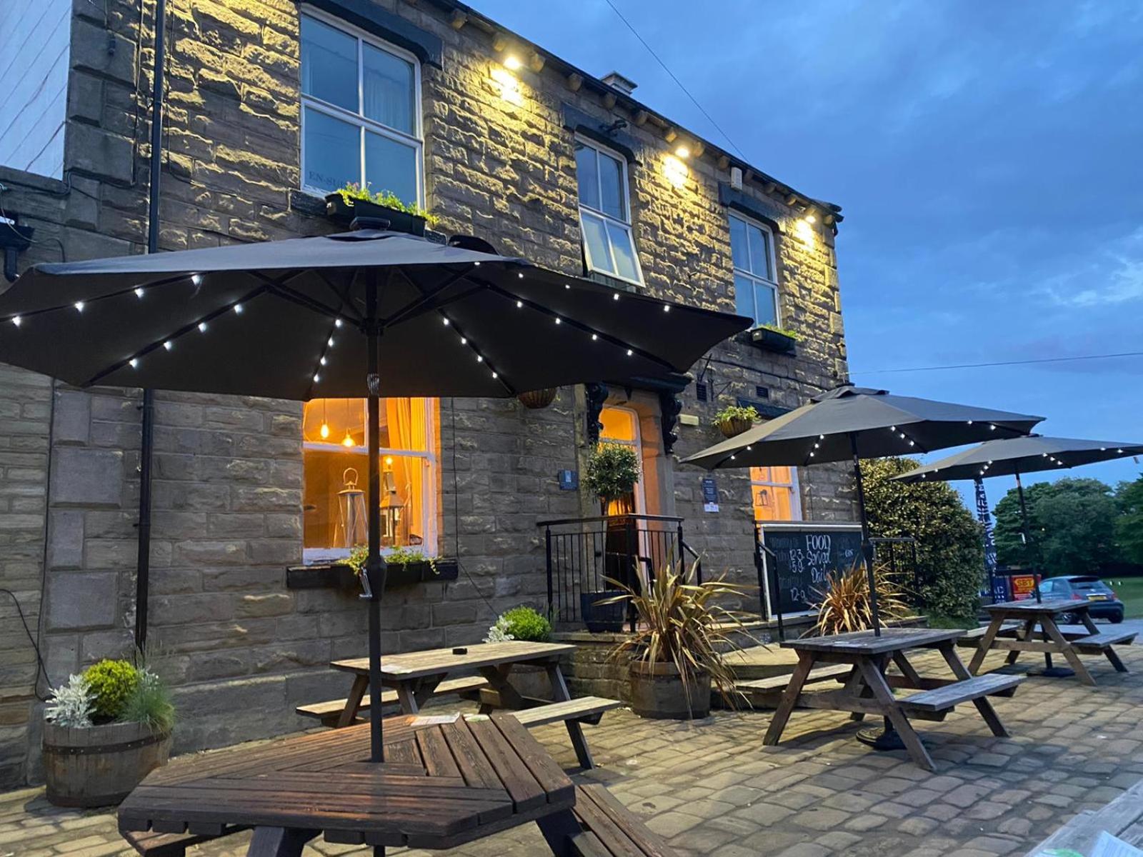 The White Swan, Yeadon