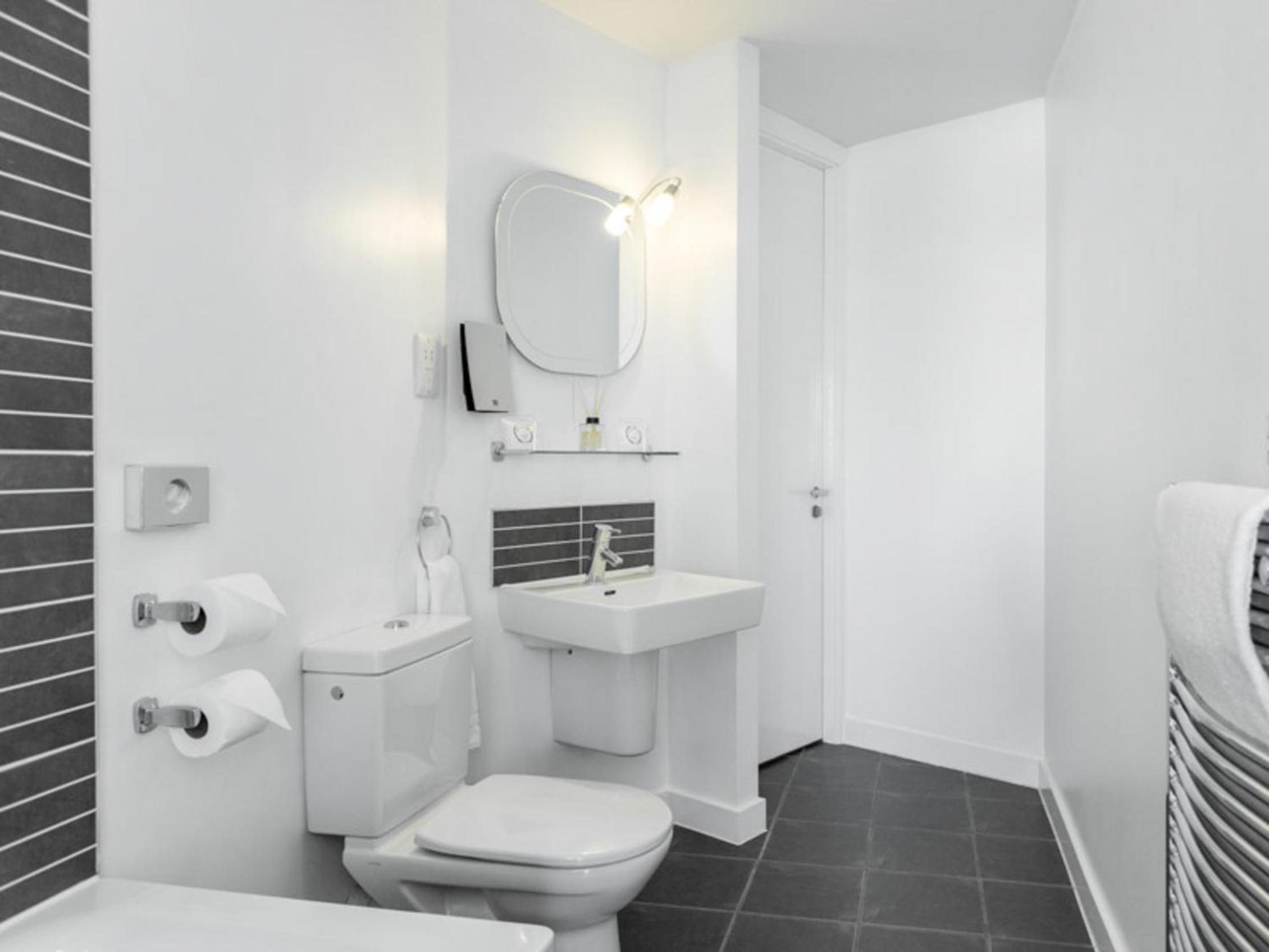PREMIER SUITES Liverpool view 3