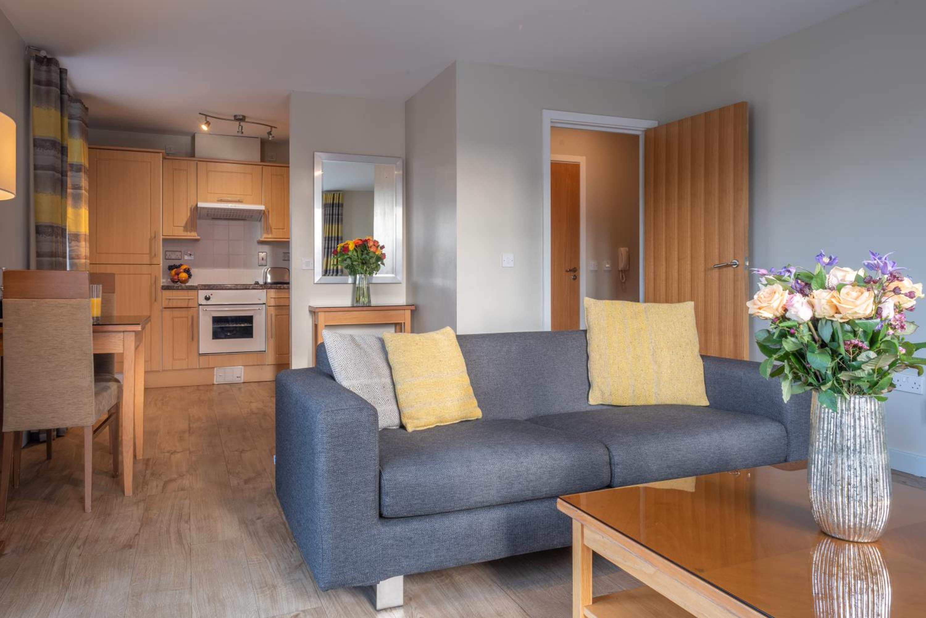 PREMIER SUITES Birmingham view 2