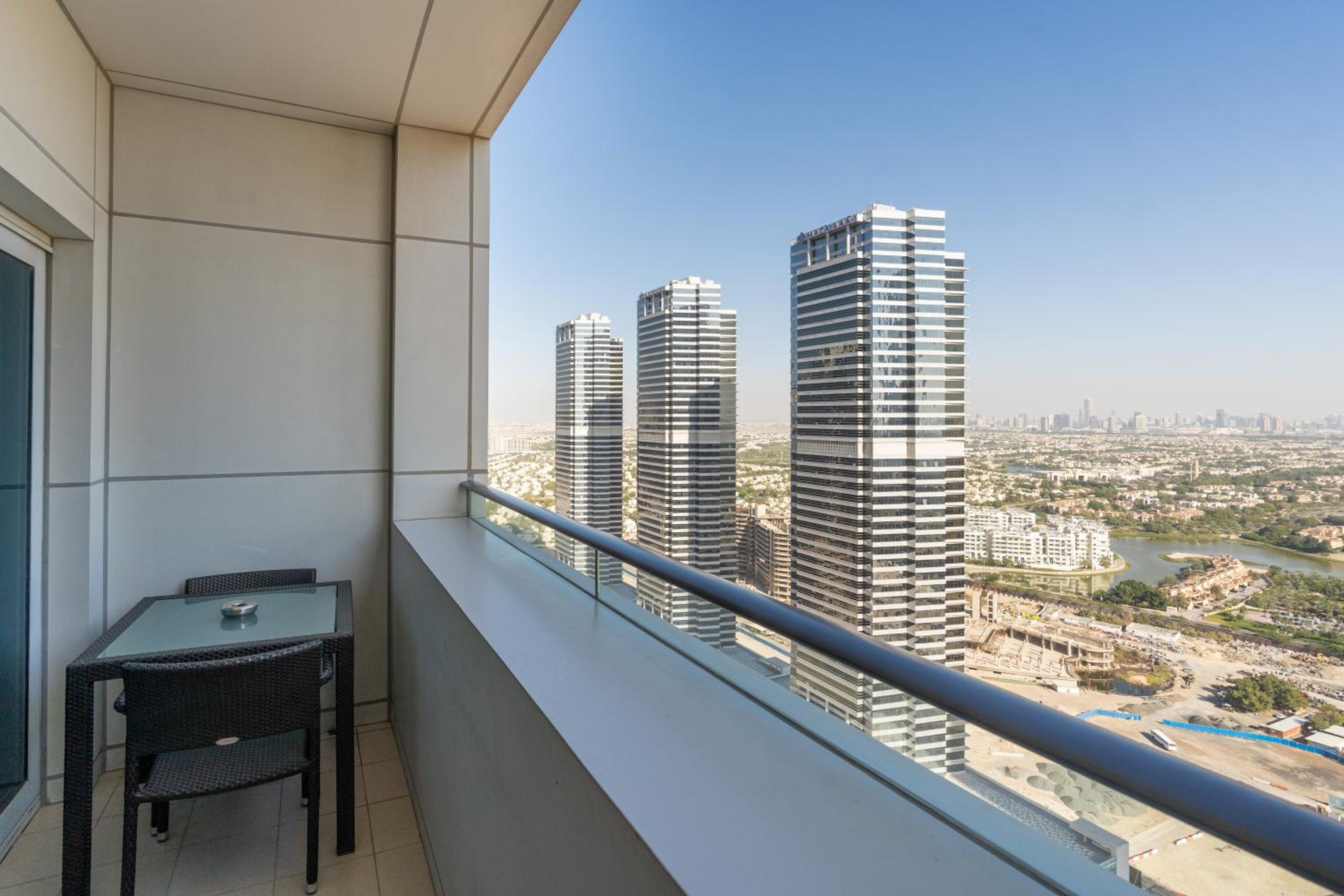 Royal Club By RVHR, Bonnington Residential Tower - JLT