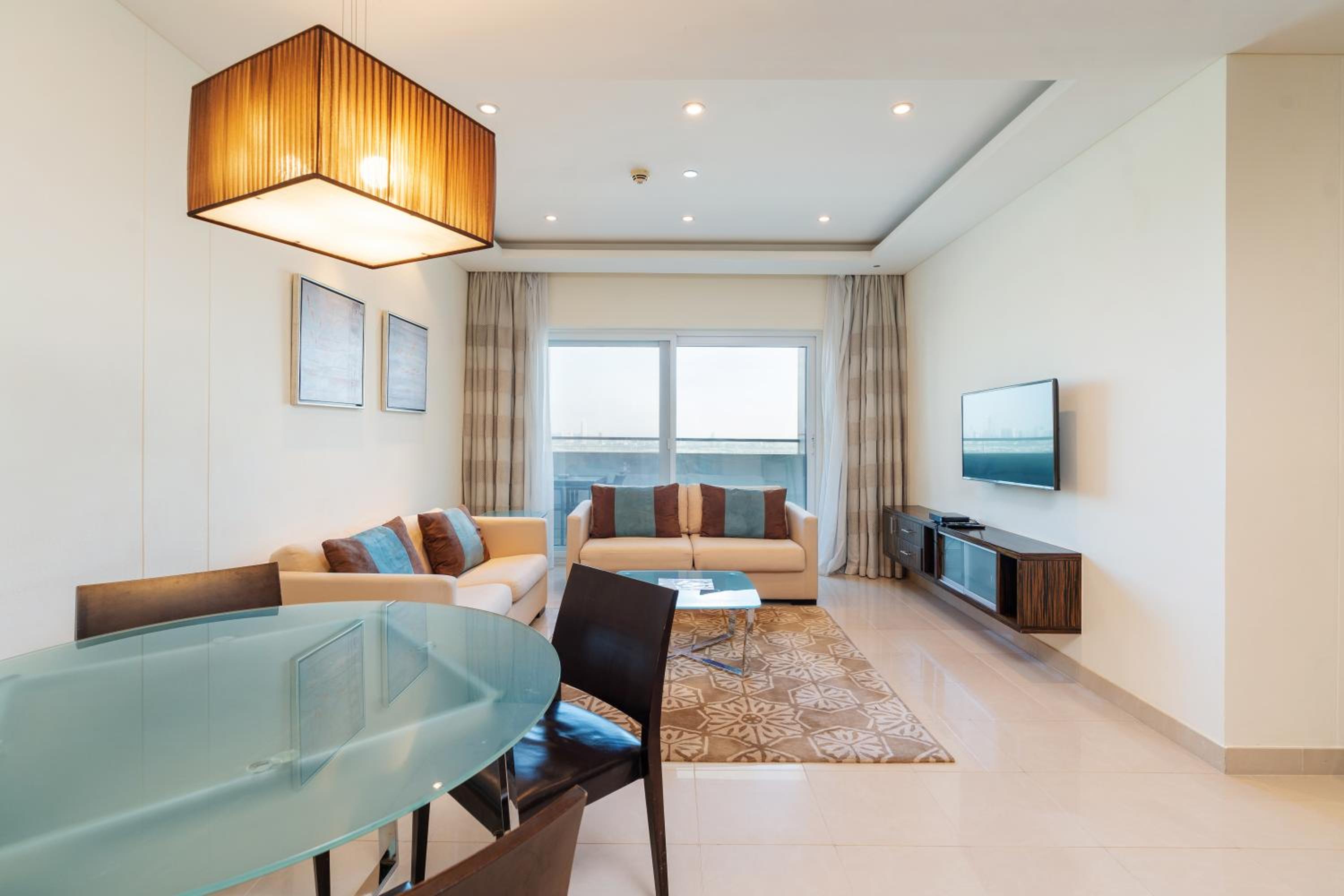 Royal Club By RVHR, Bonnington Residential Tower - JLT