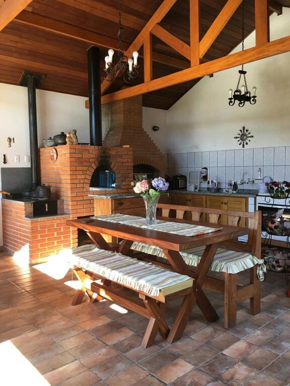 Refúgio de Montanha em Monte Verde para Famílias e Amigos com 4 Suítes