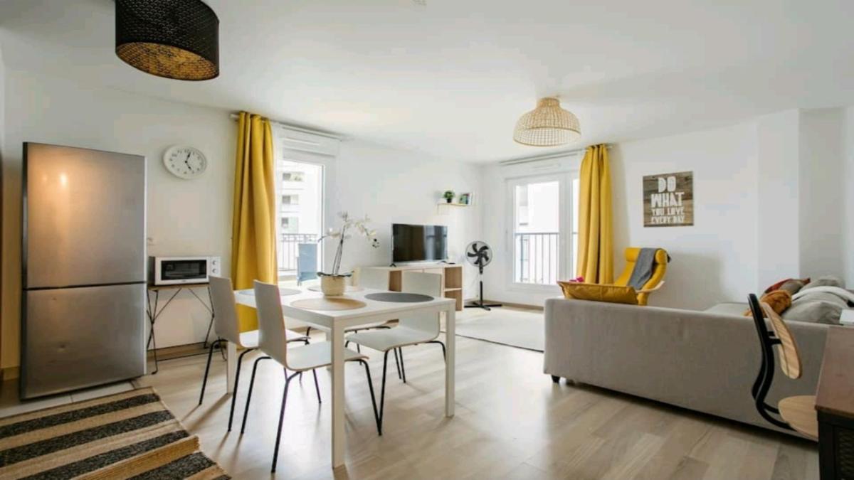 Luxury Apartment near Paris la Défense with secured Parking view 3
