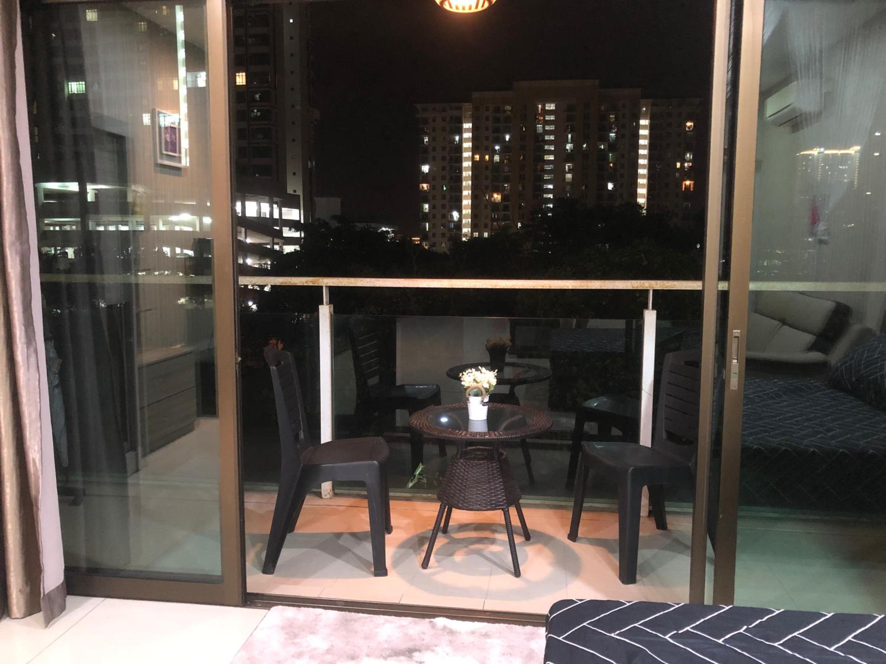 03A-Mount Austin Palazio Studio Homestay for 2pax WIFI