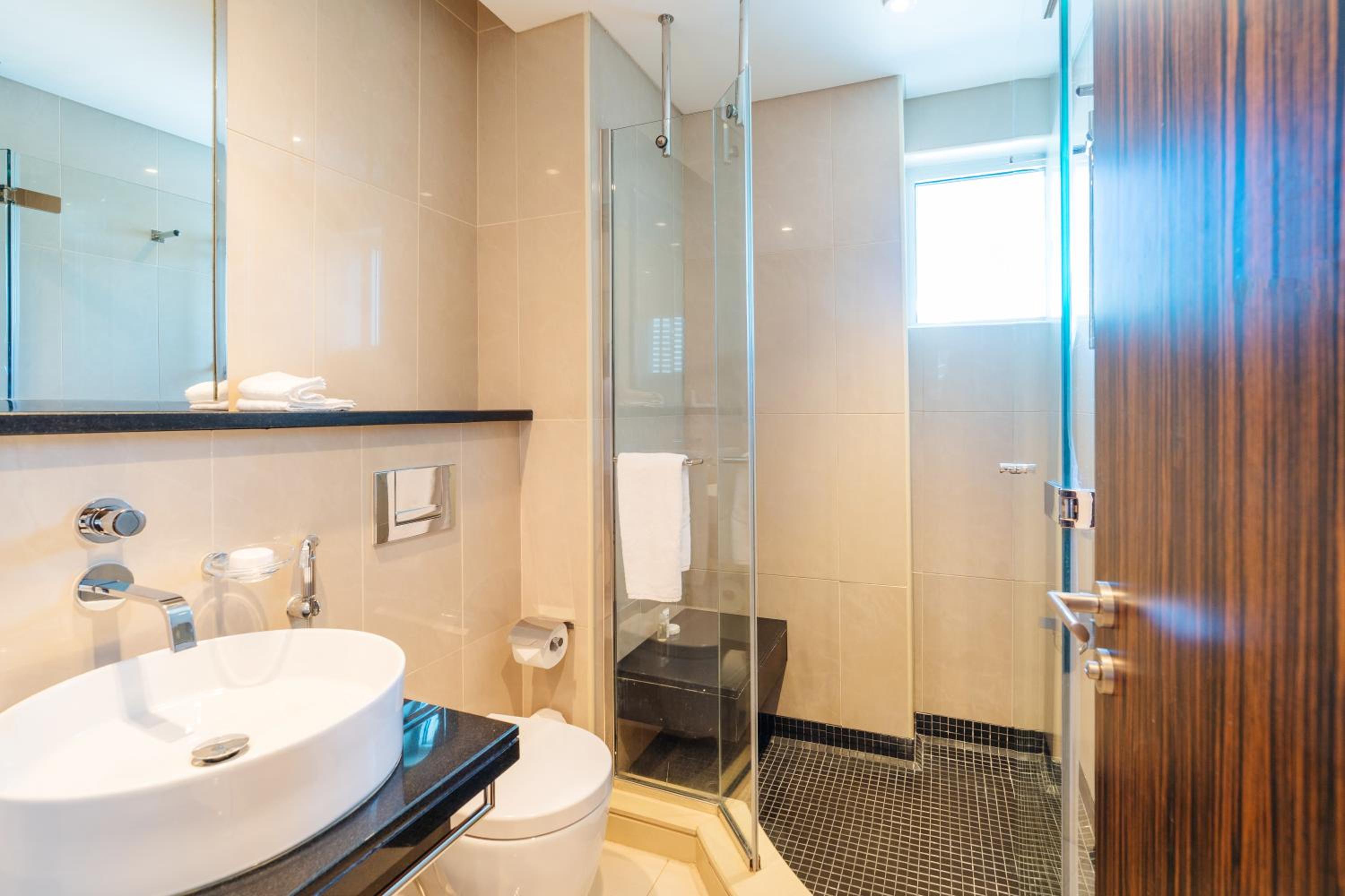 Royal Club By RVHR, Bonnington Residential Tower - JLT